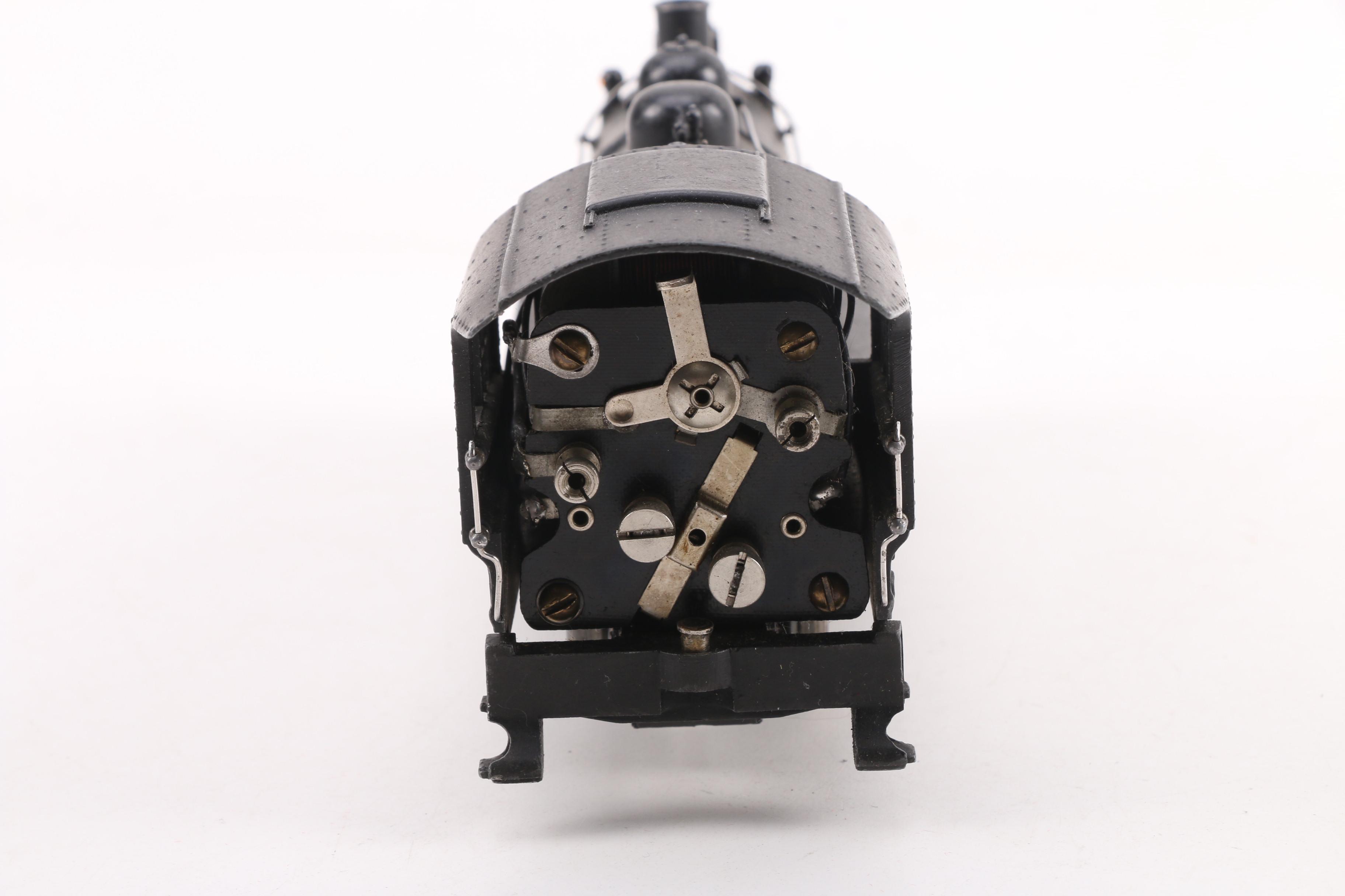 Lionel Pre-War 701 Steam Switcher and 701T Tender with Post-War Cars, c. 1940