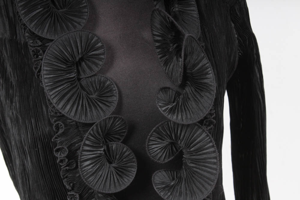 Vintage Joan McGee Black Scalloped Accordion Pleat Jacket