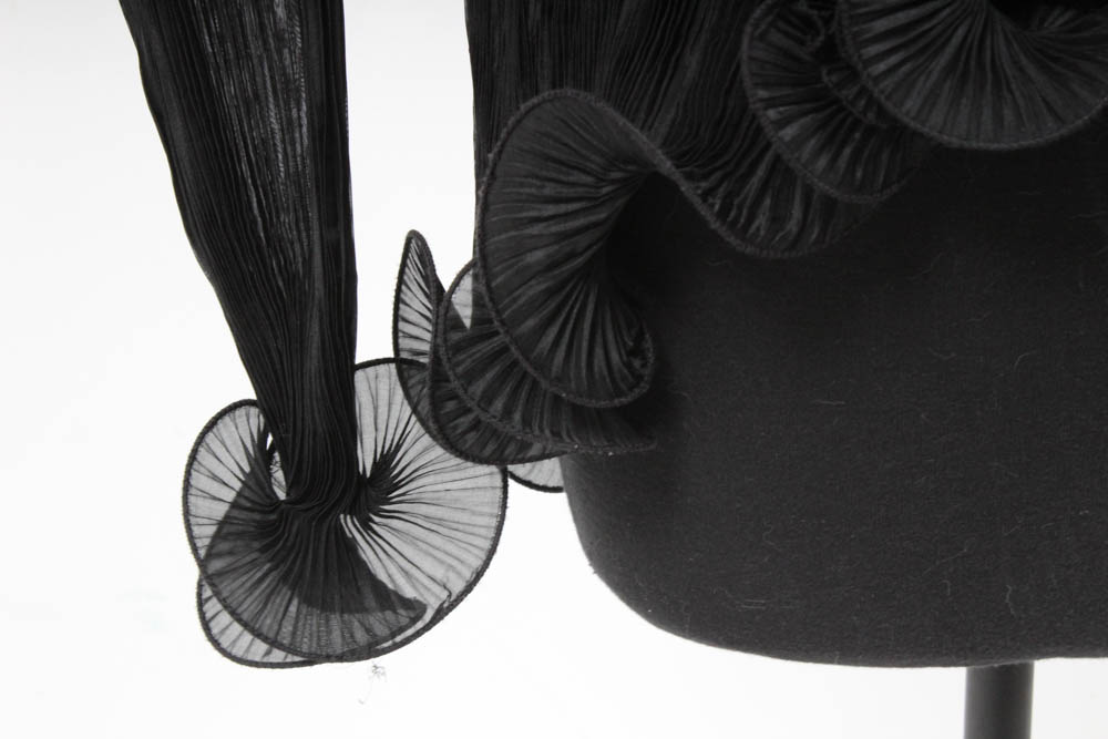 Vintage Joan McGee Black Scalloped Accordion Pleat Jacket