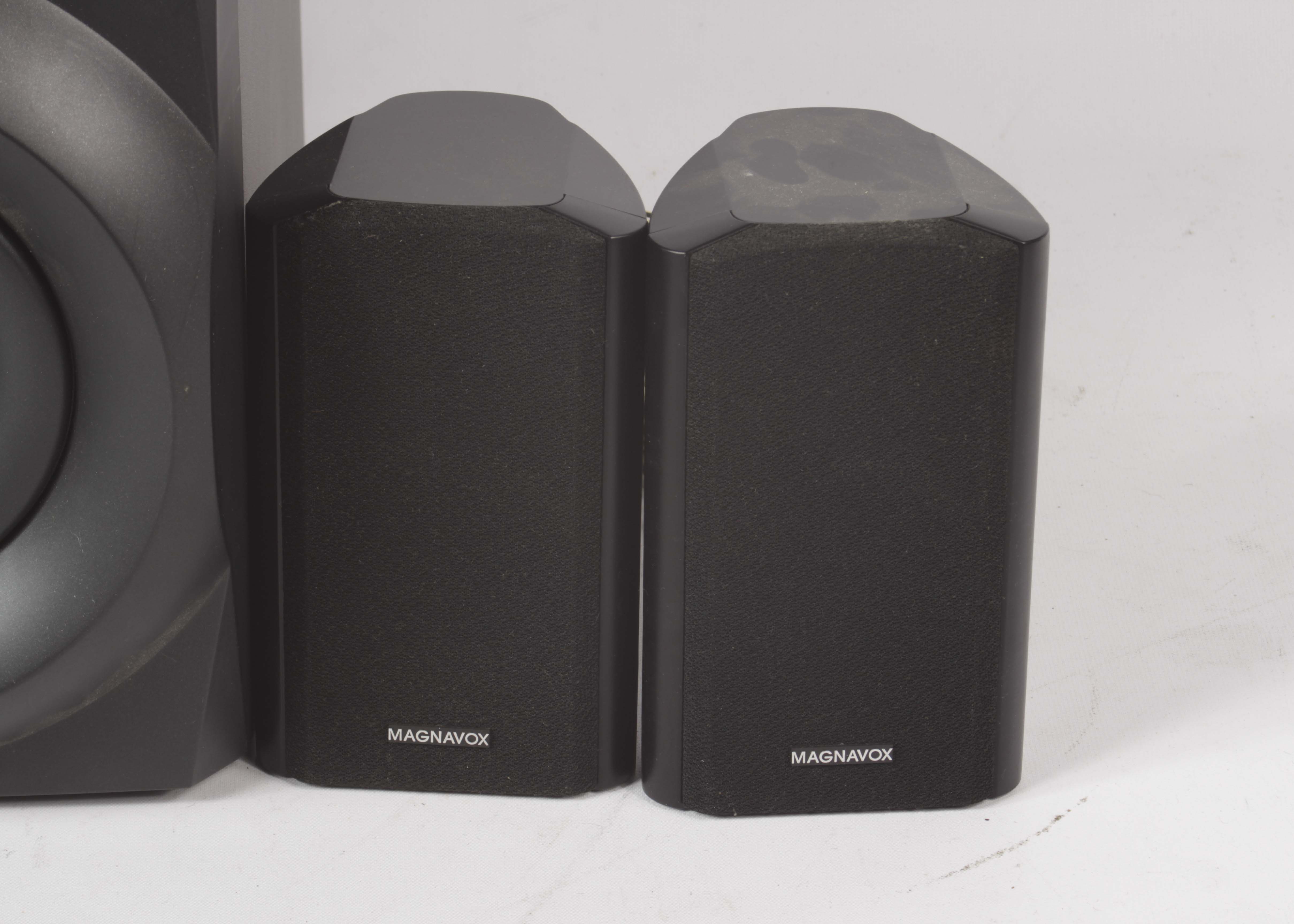 Magnavox MSW 990 Subwoofer and Speakers