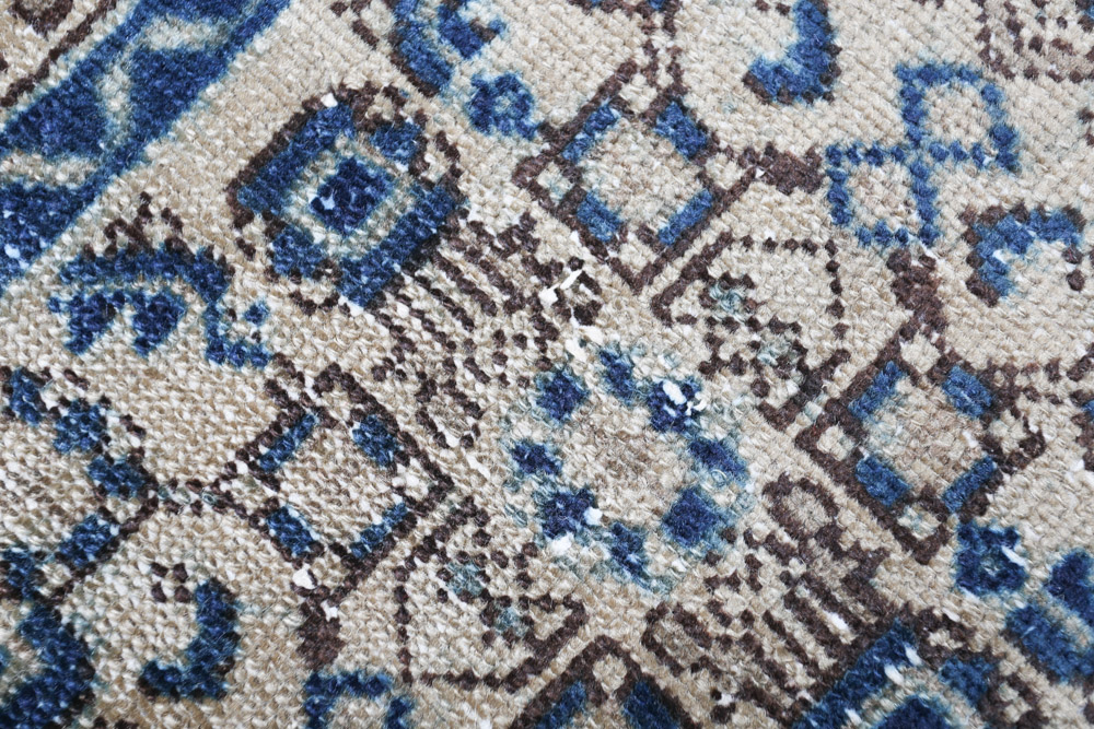 Hand-Knotted Persian Hamadan Wool Rug In a Nain Style