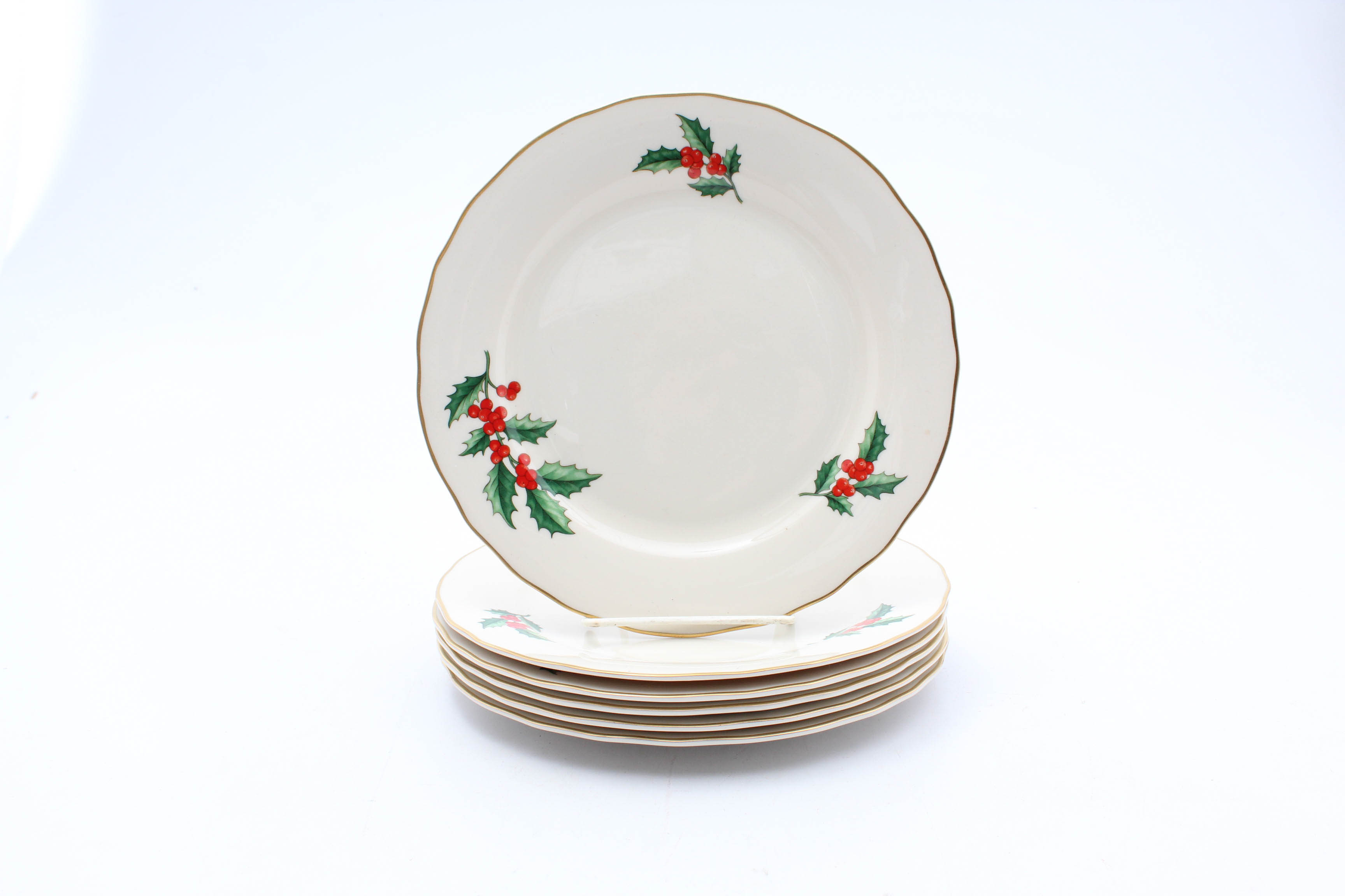 Decorative Christmas Plates Featuring Johnson Bros. and Pickard