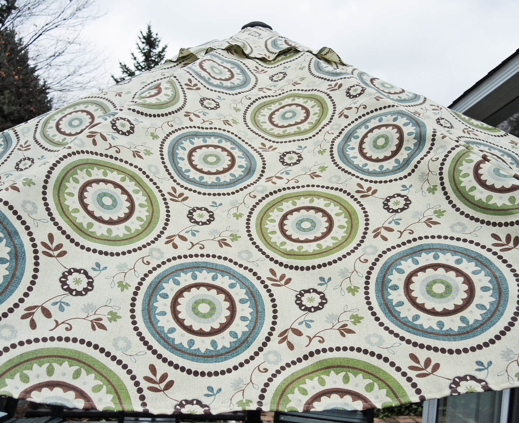 Dutch Crafters Poly Lumber Glider Bench with Umbrella