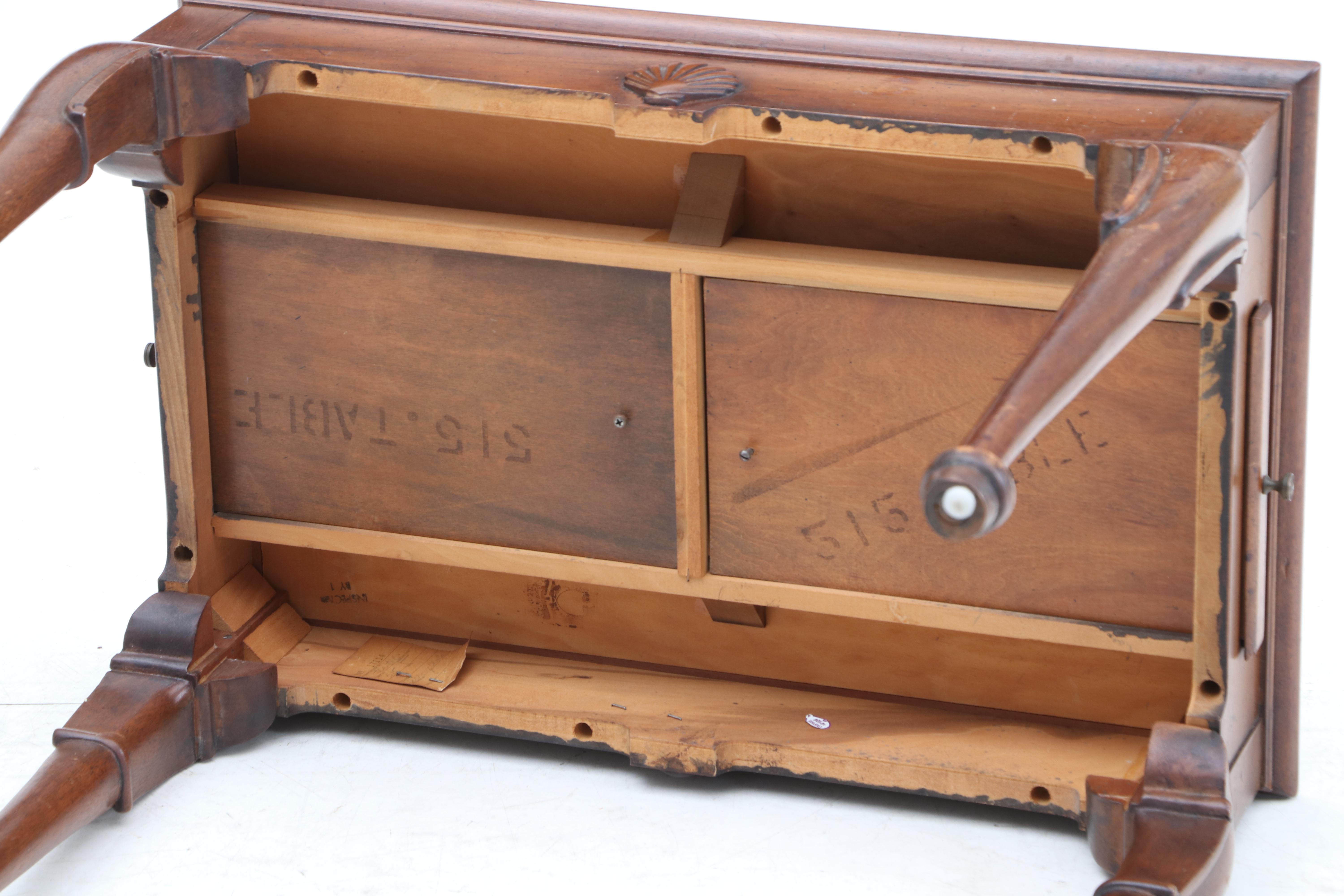 Queen Anne Style Mahogany Side Table by Hickory Chair Co., Mid/Late 20th Century