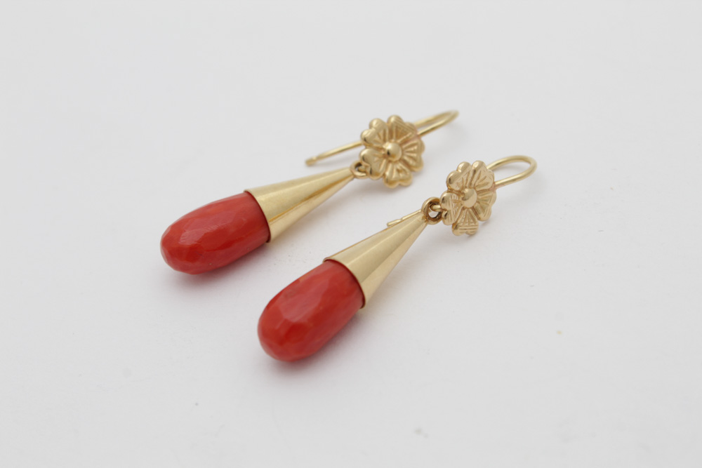 18K Yellow Gold Faceted Coral Briolette Earrings