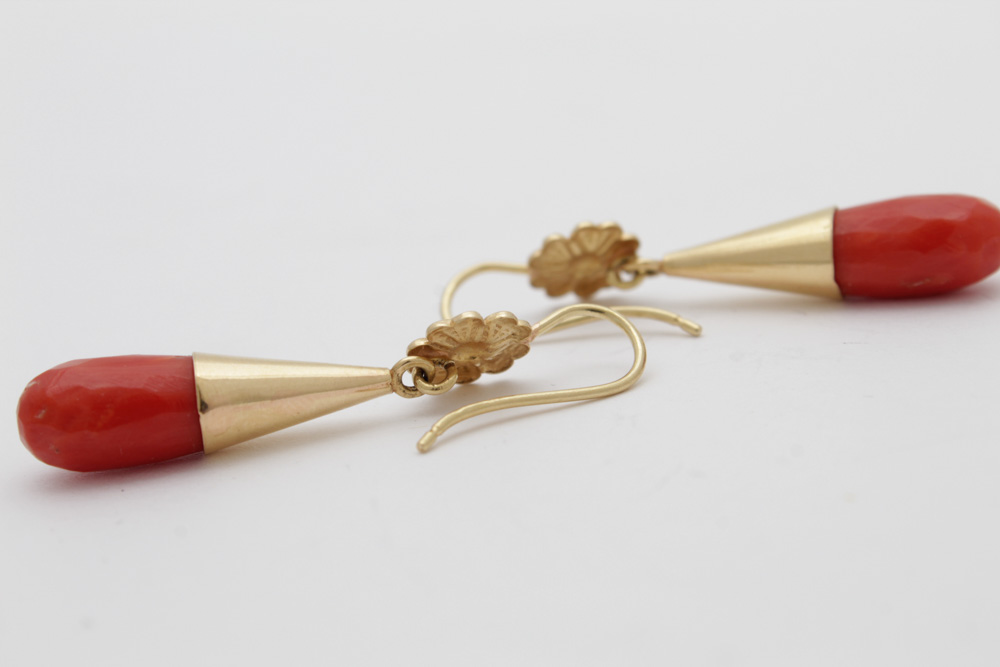 18K Yellow Gold Faceted Coral Briolette Earrings