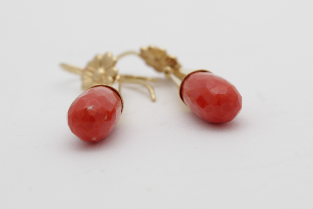 18K Yellow Gold Faceted Coral Briolette Earrings