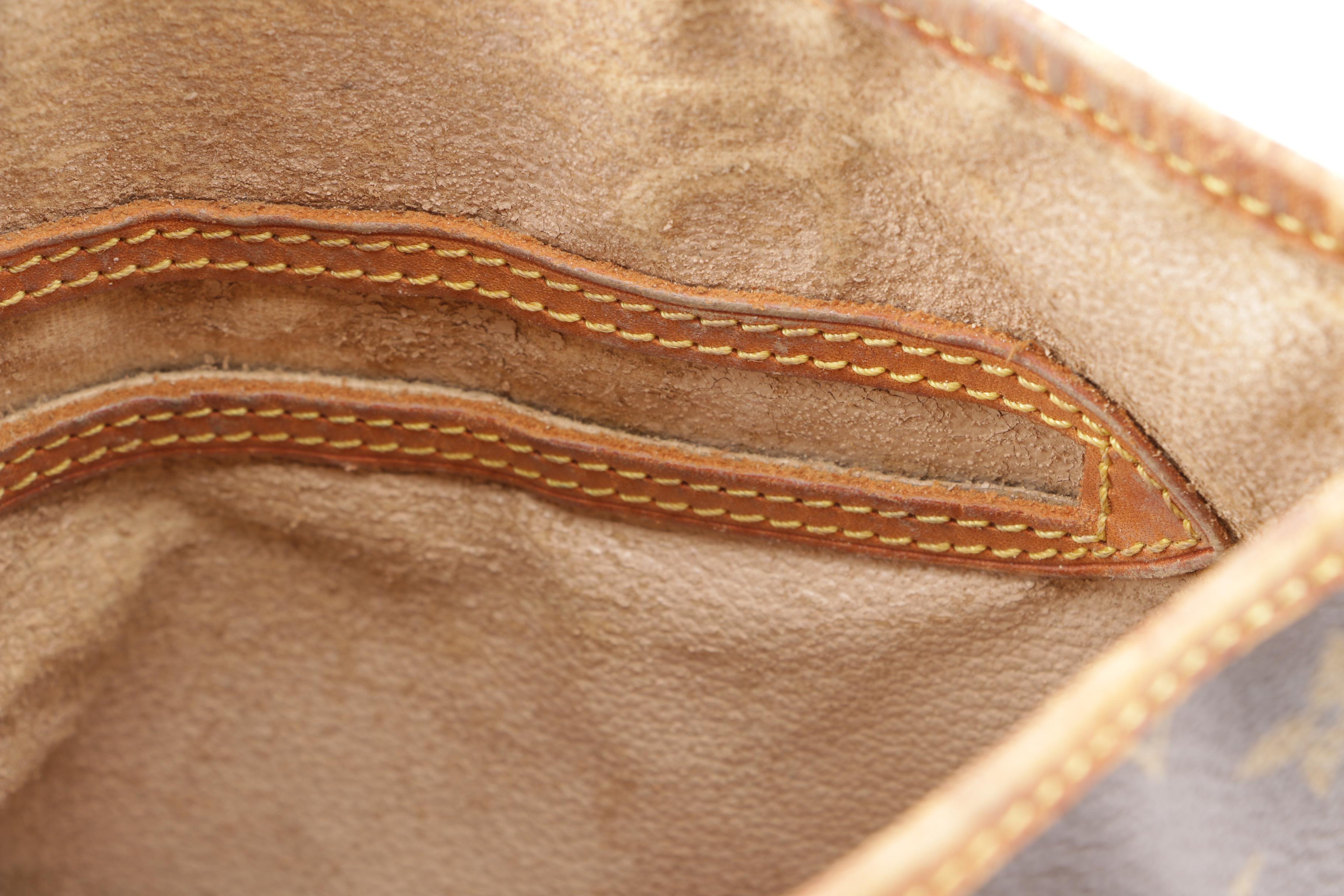 1996 Vintage Louis Vuitton Paris Monogram Canvas Petite Bucket Bag