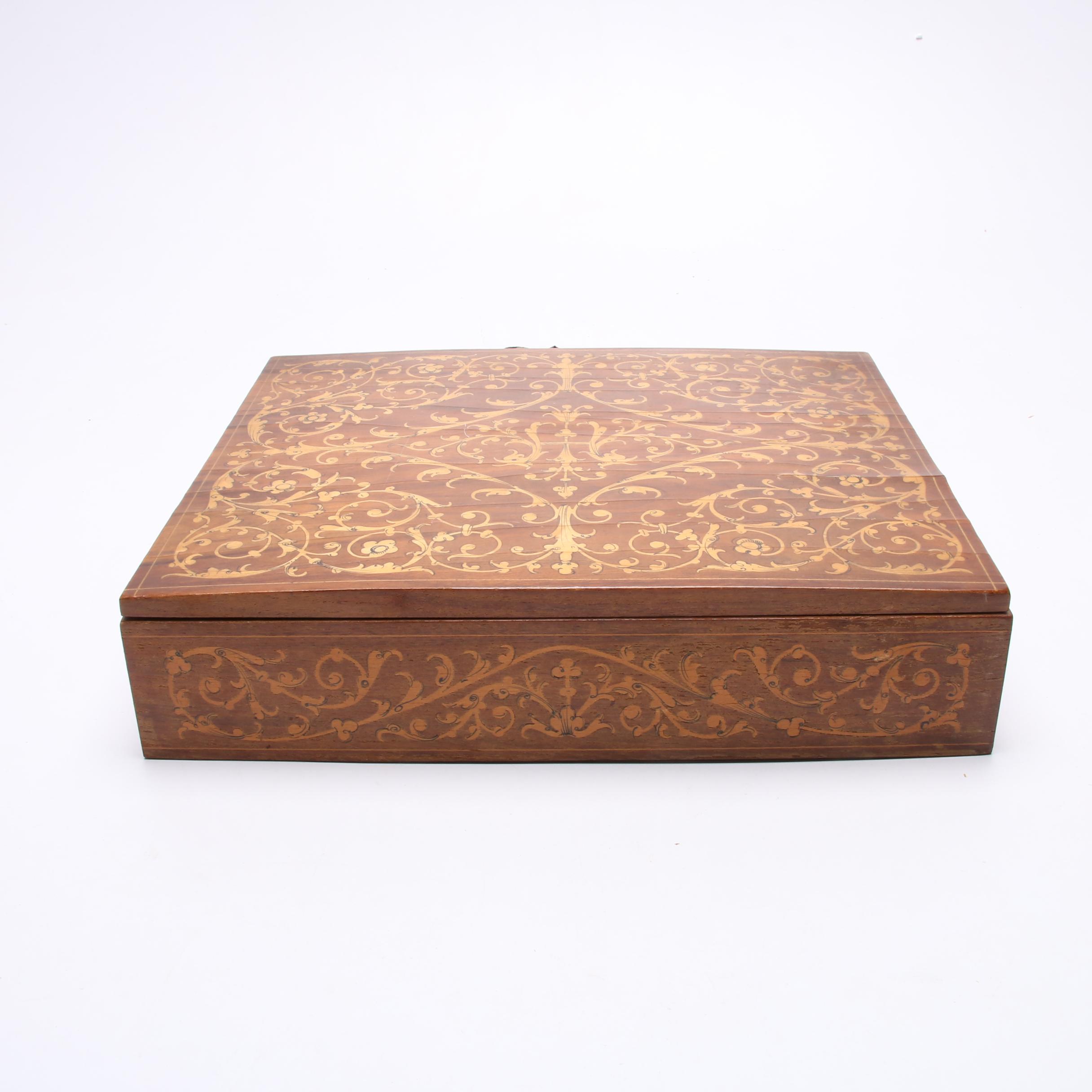 Inlaid Mahogany Veneer Storage Box
