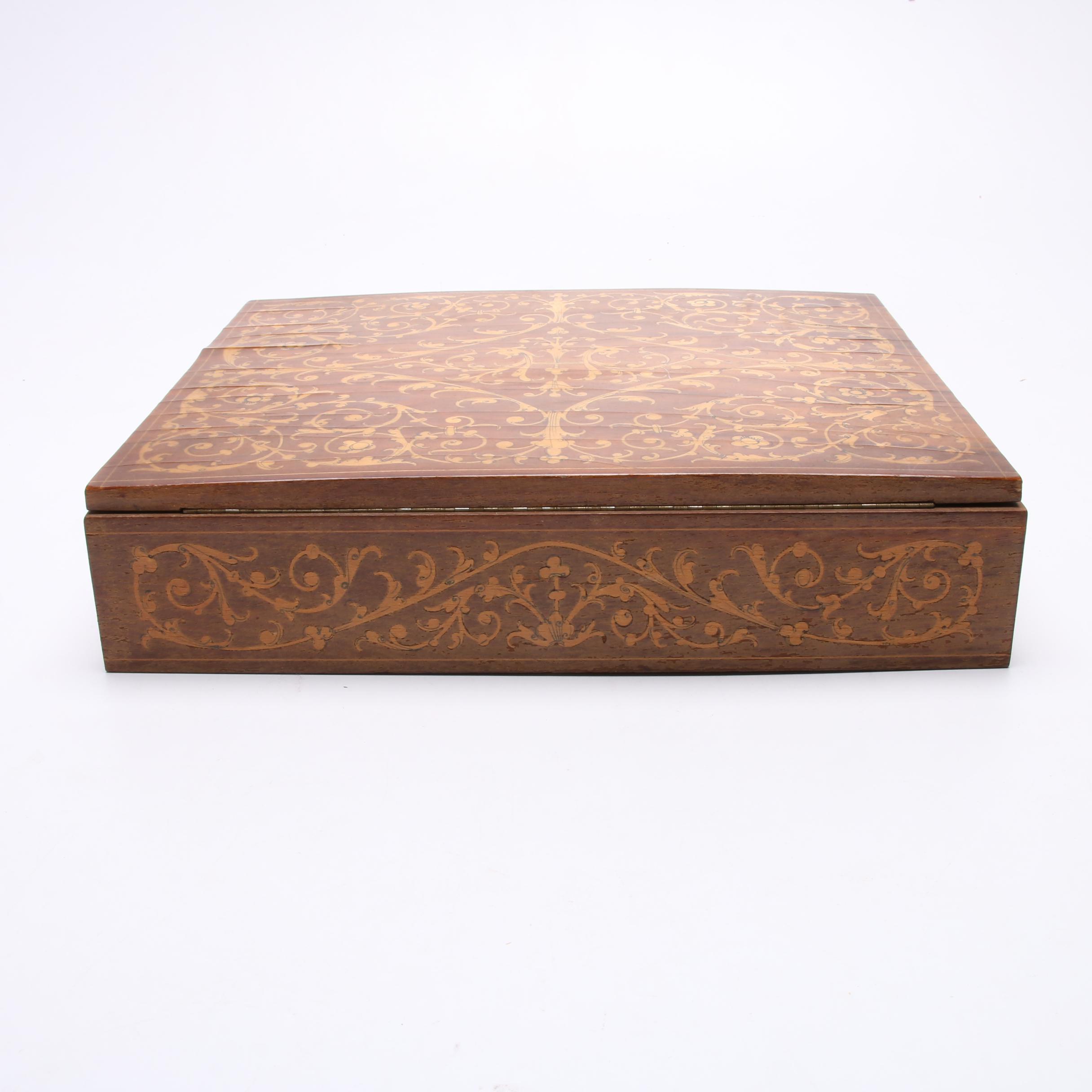 Inlaid Mahogany Veneer Storage Box