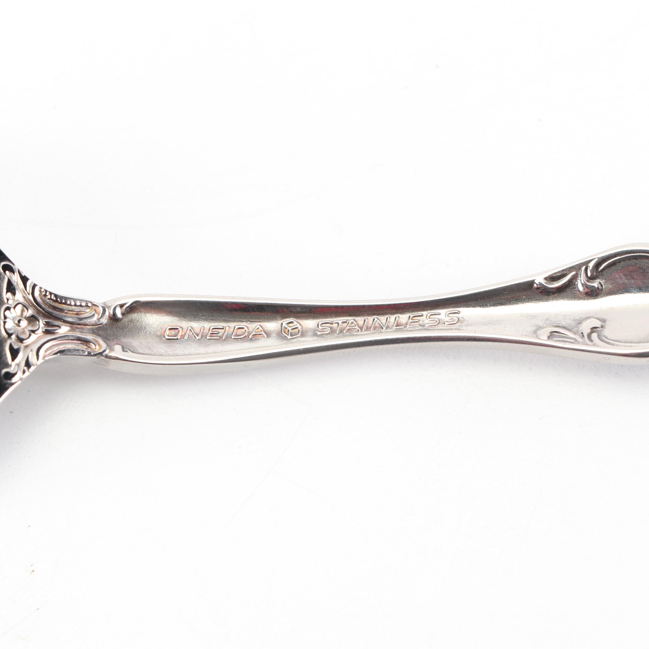 Oneida "Michelangelo" Stainless Steel Flatware Service for Twelve with Chest