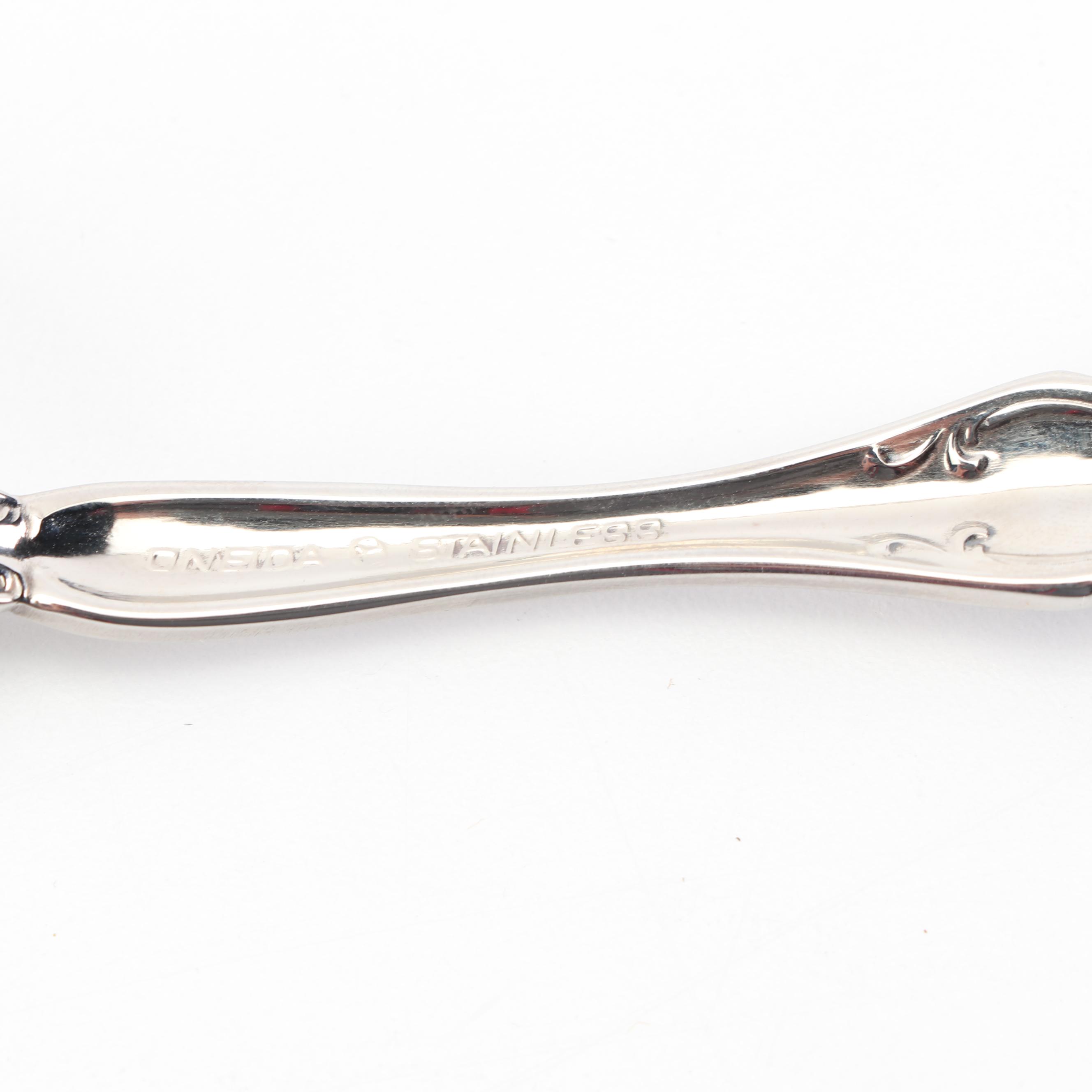 Oneida "Michelangelo" Stainless Steel Flatware Service for Twelve with Chest