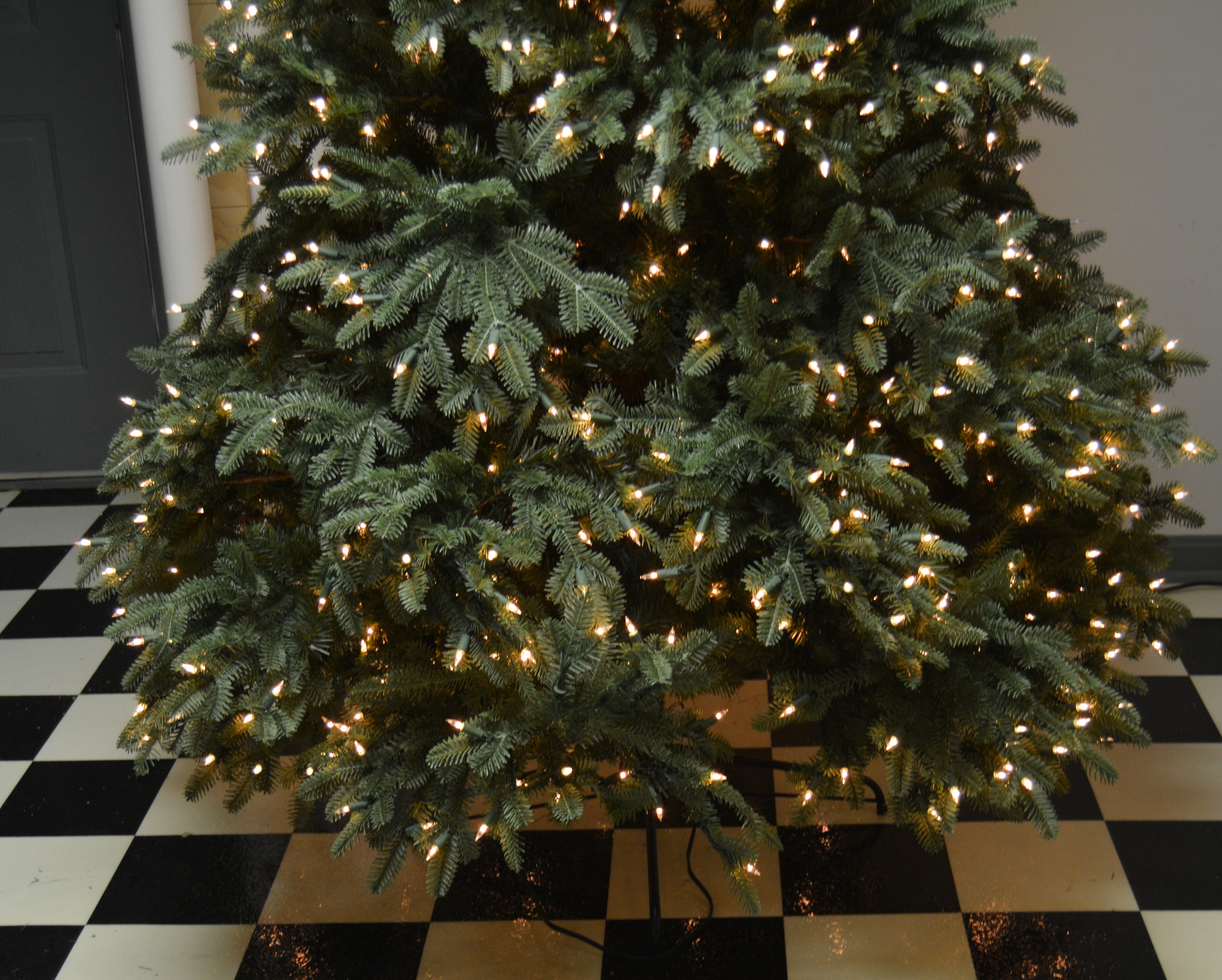 7.5' Artificial Christmas Tree and Grandin Road Tree Keeper Storage Bag