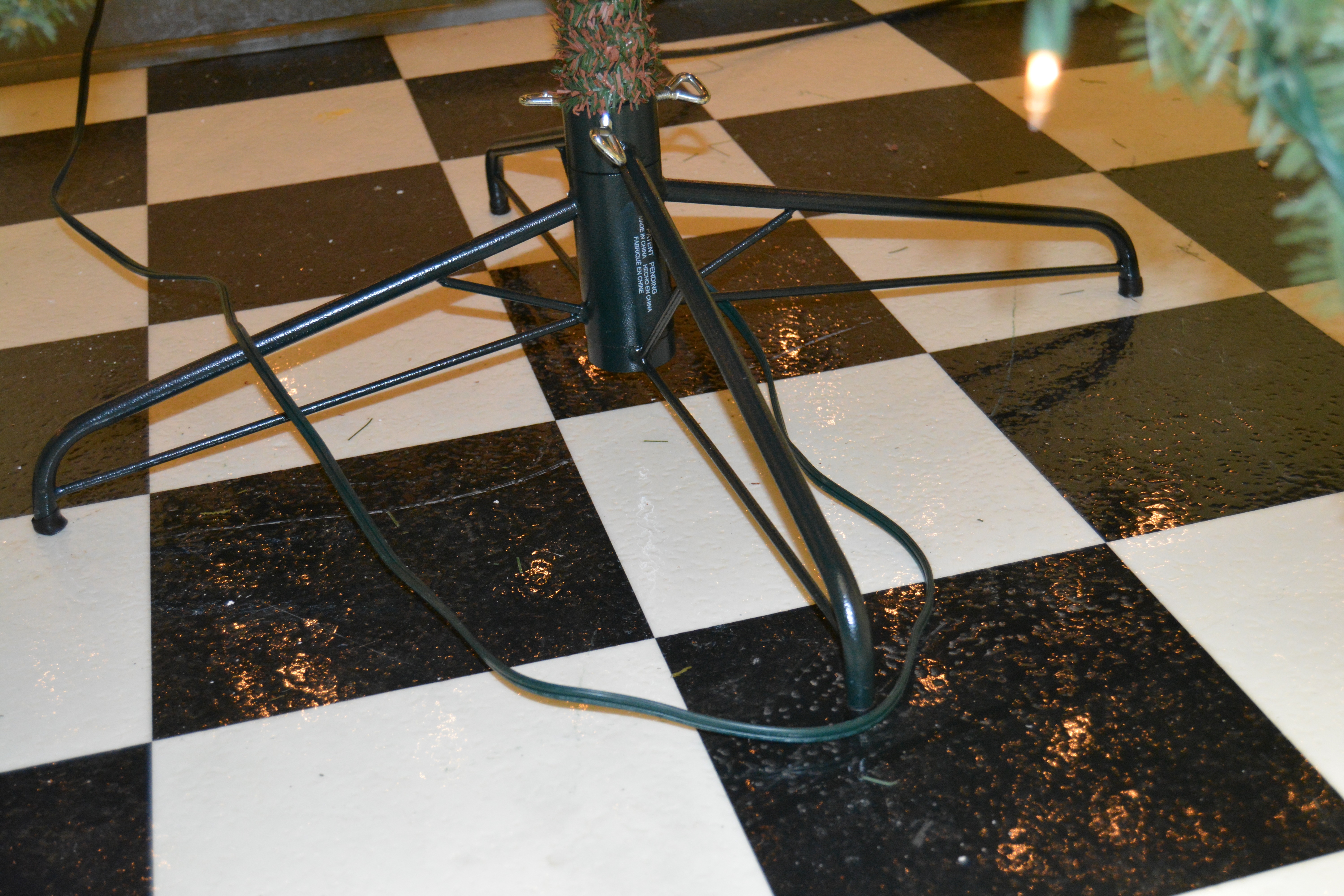 7.5' Artificial Christmas Tree and Grandin Road Tree Keeper Storage Bag