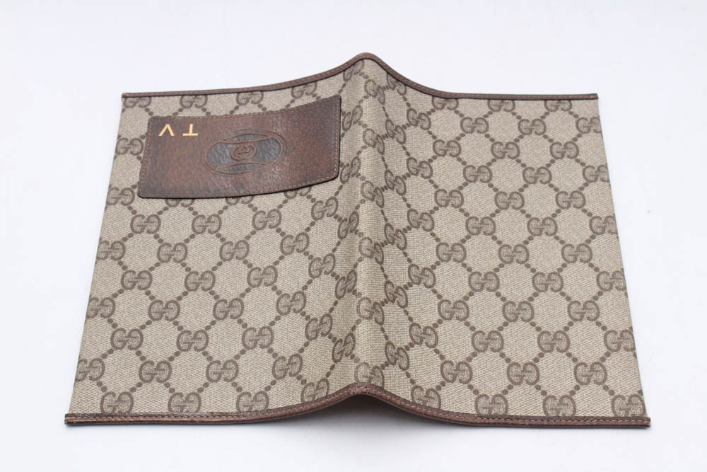 Vintage Gucci Accessory Collection GG Supreme Canvas TV Guide Cover