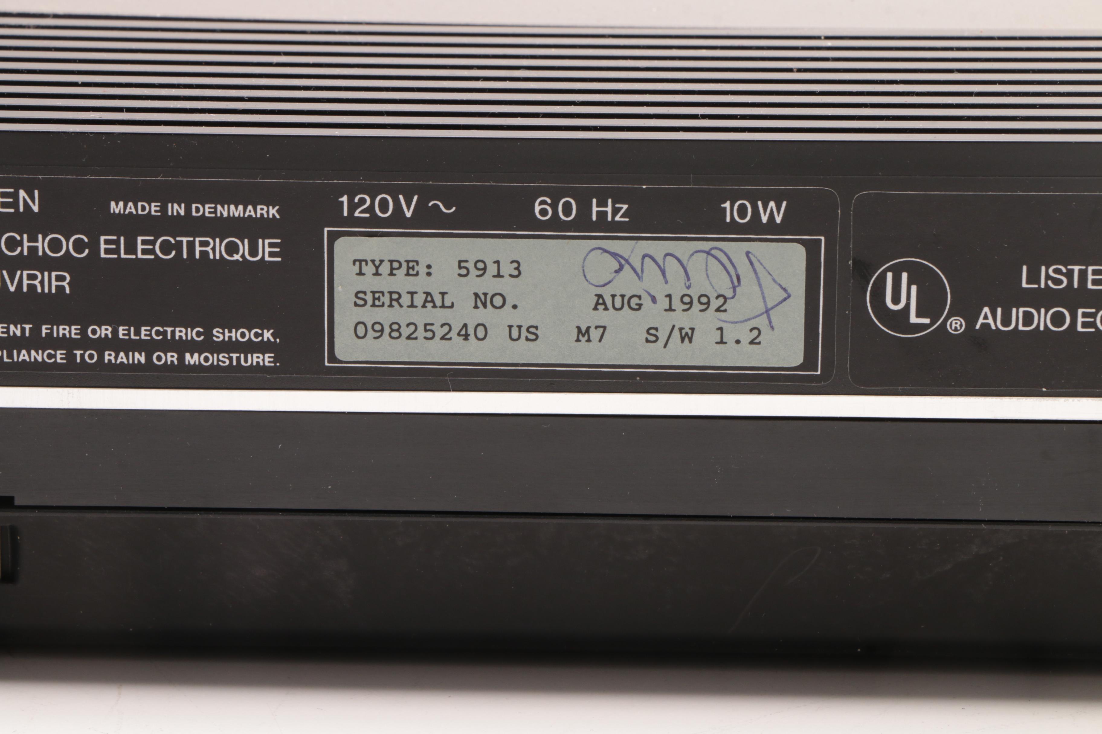 Bang & Olufsen Model 5913 Turntable with Accessories