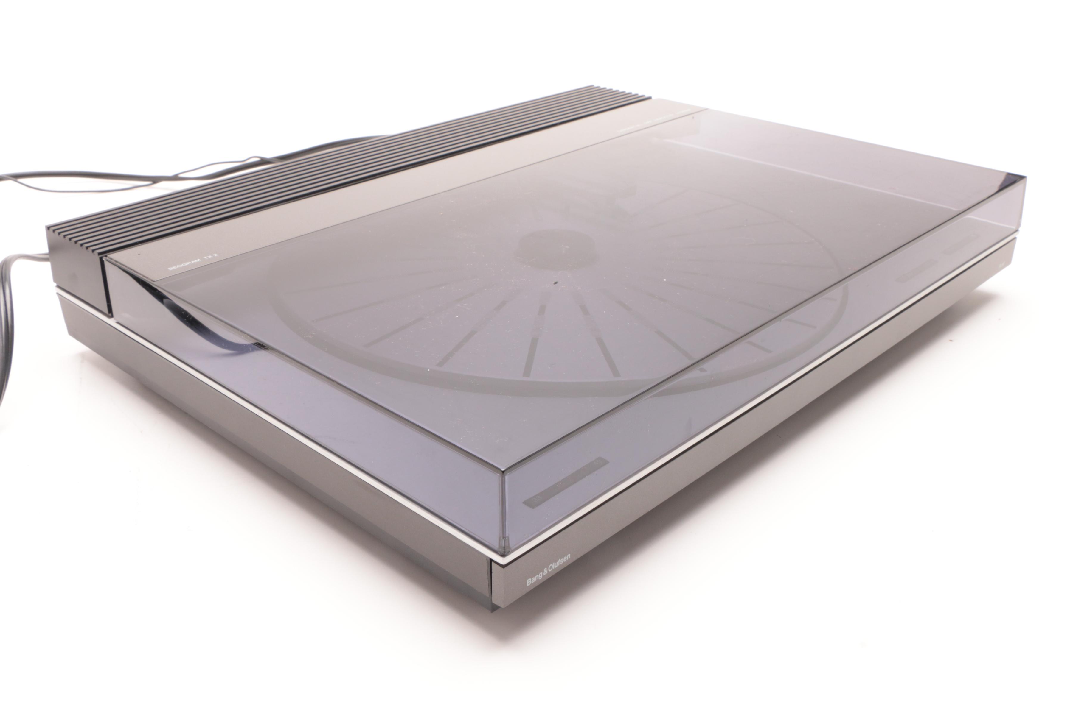 Bang & Olufsen Model 5913 Turntable with Accessories