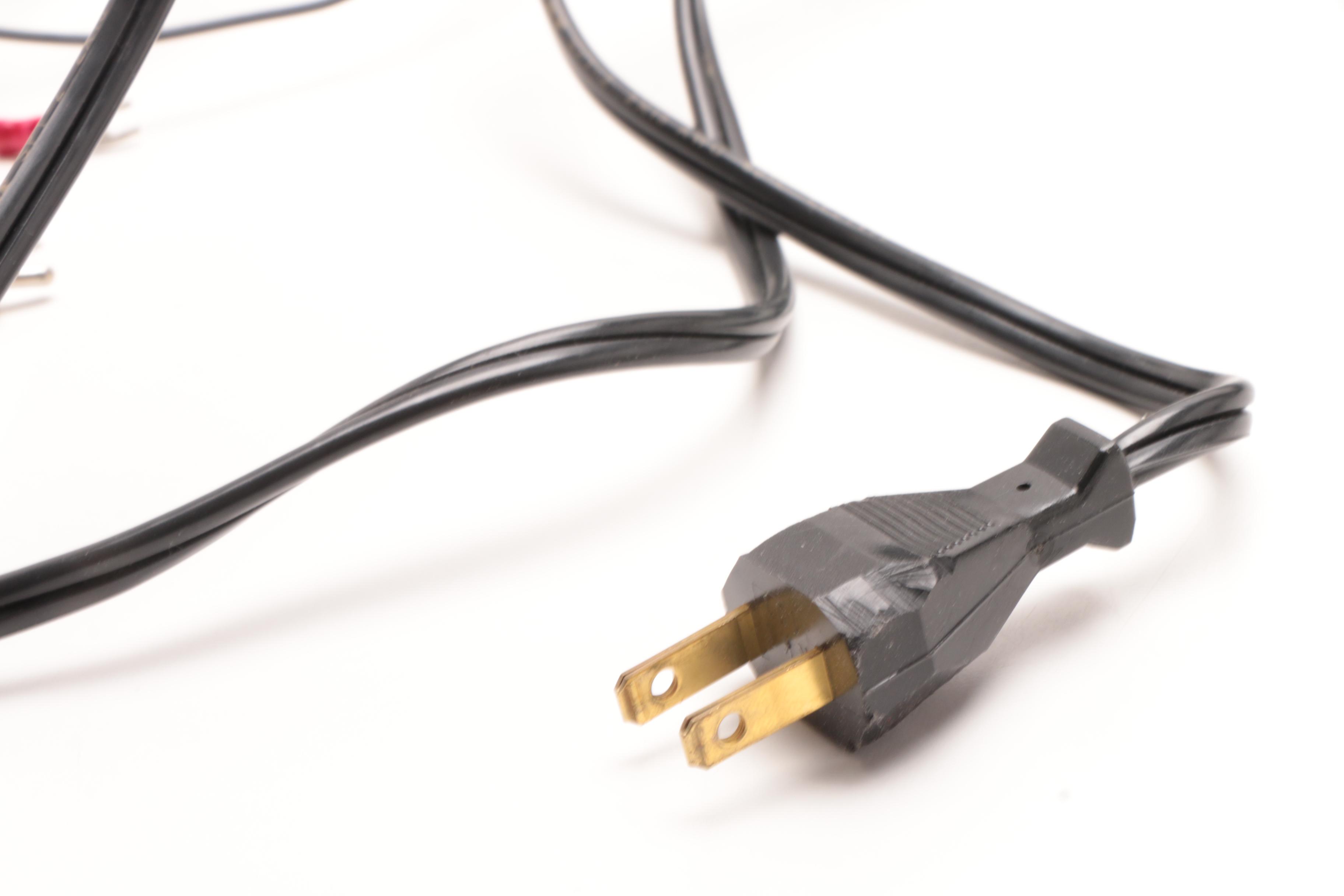 Bang & Olufsen Model 5913 Turntable with Accessories