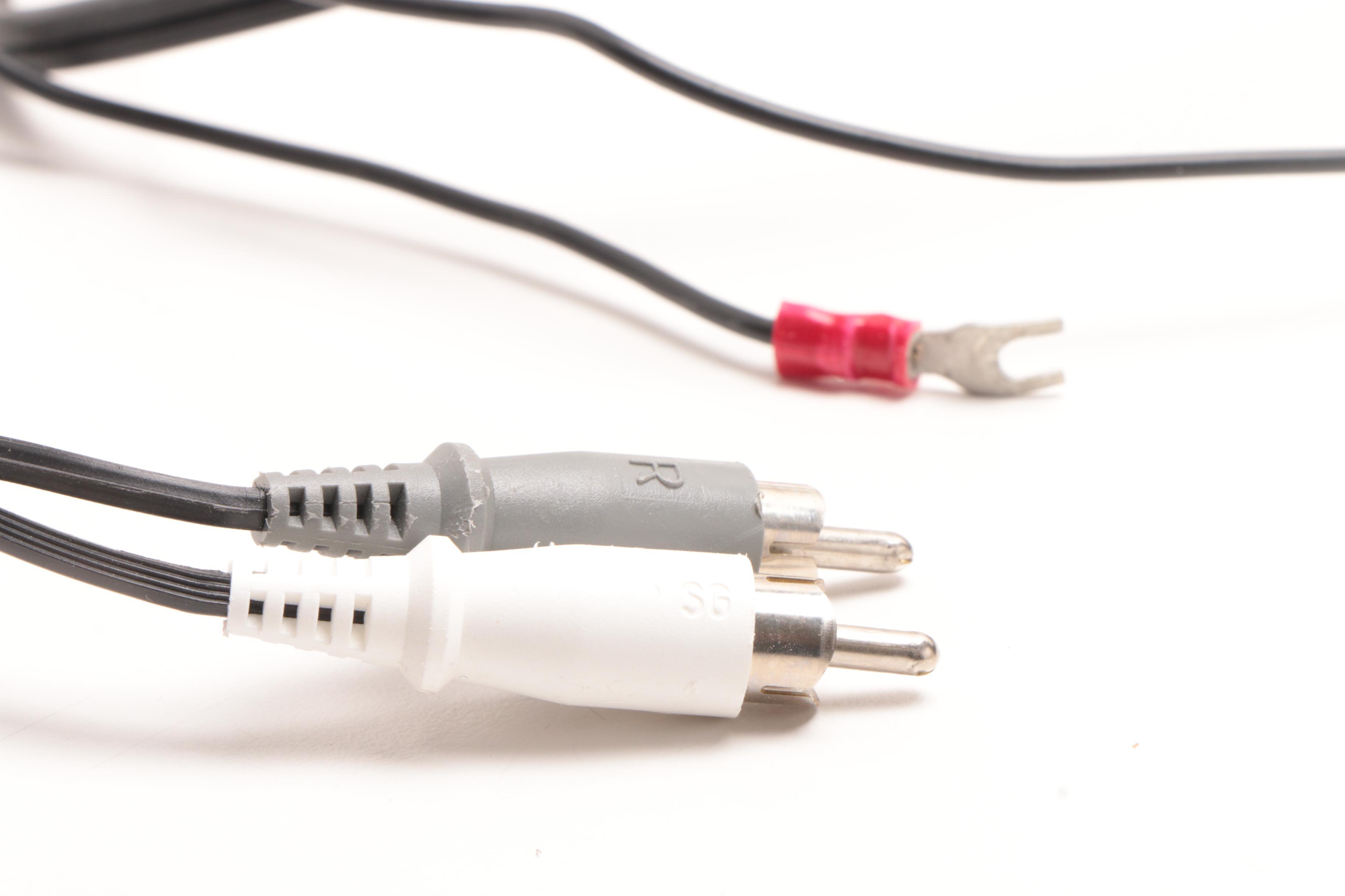 Bang & Olufsen Model 5913 Turntable with Accessories