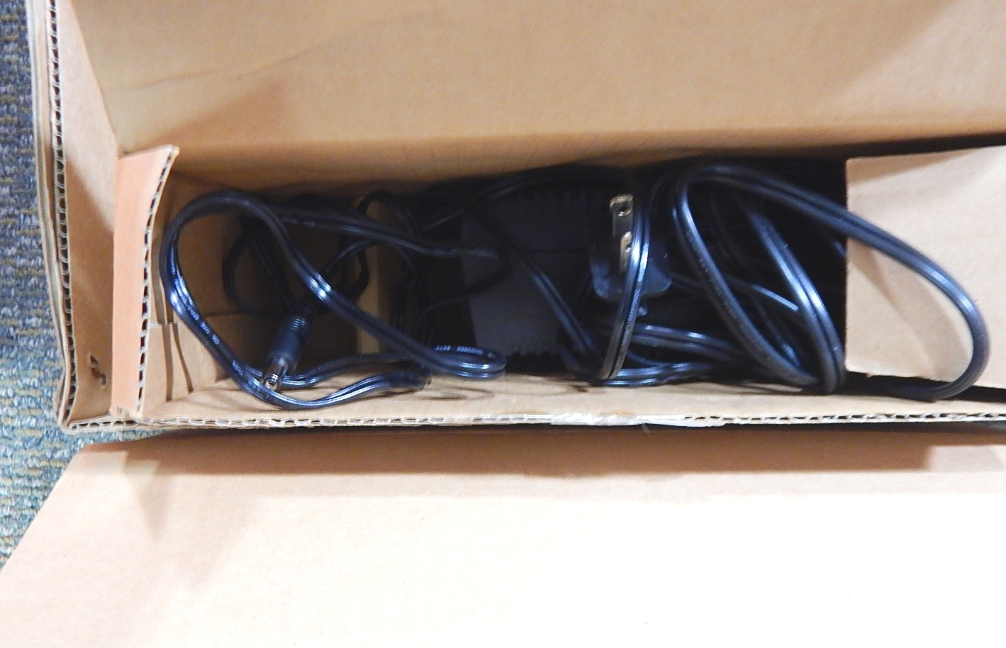 Lionel Chessie Diesel Freight Train Set with Box - Missing Tracks