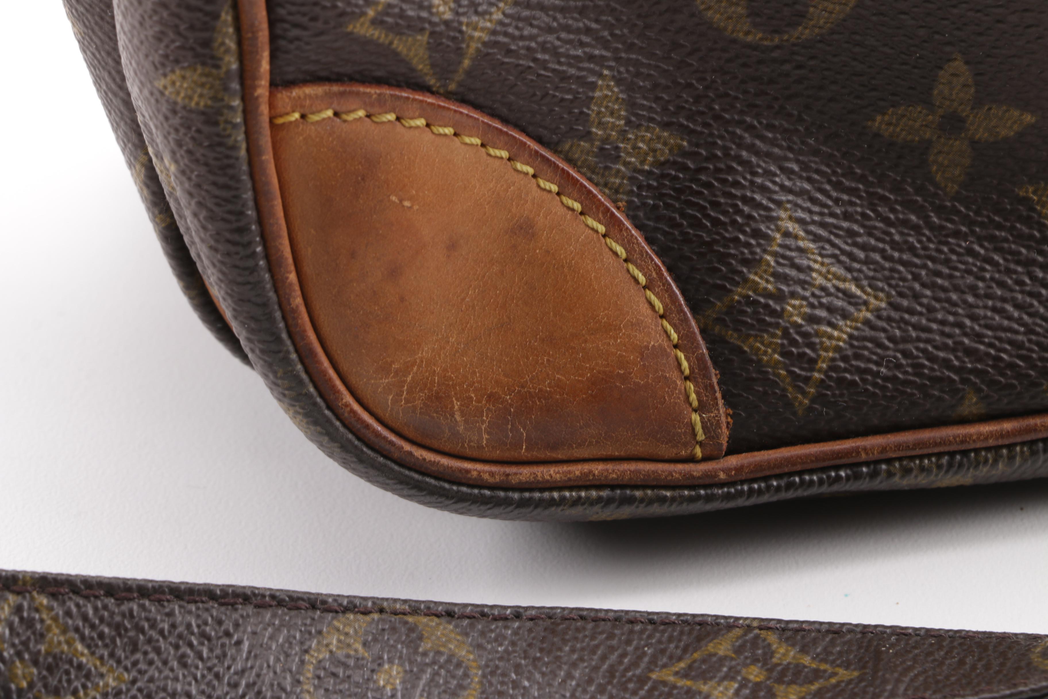 1991 Vintage Louis Vuitton Paris Monogram Canvas Nile Messenger Bag