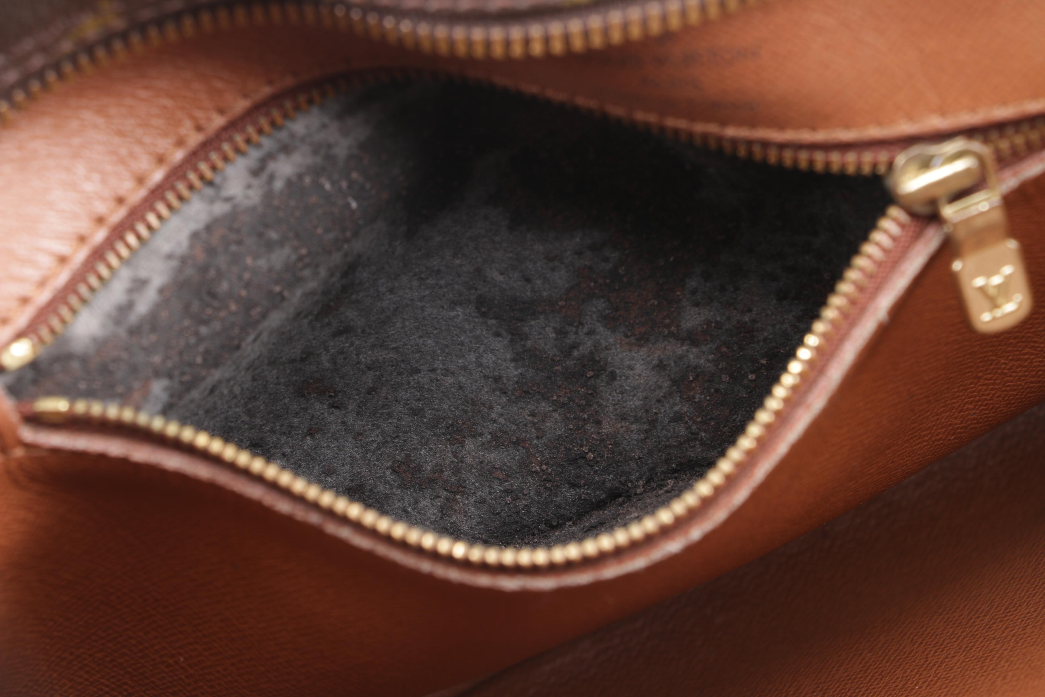 1991 Vintage Louis Vuitton Paris Monogram Canvas Nile Messenger Bag