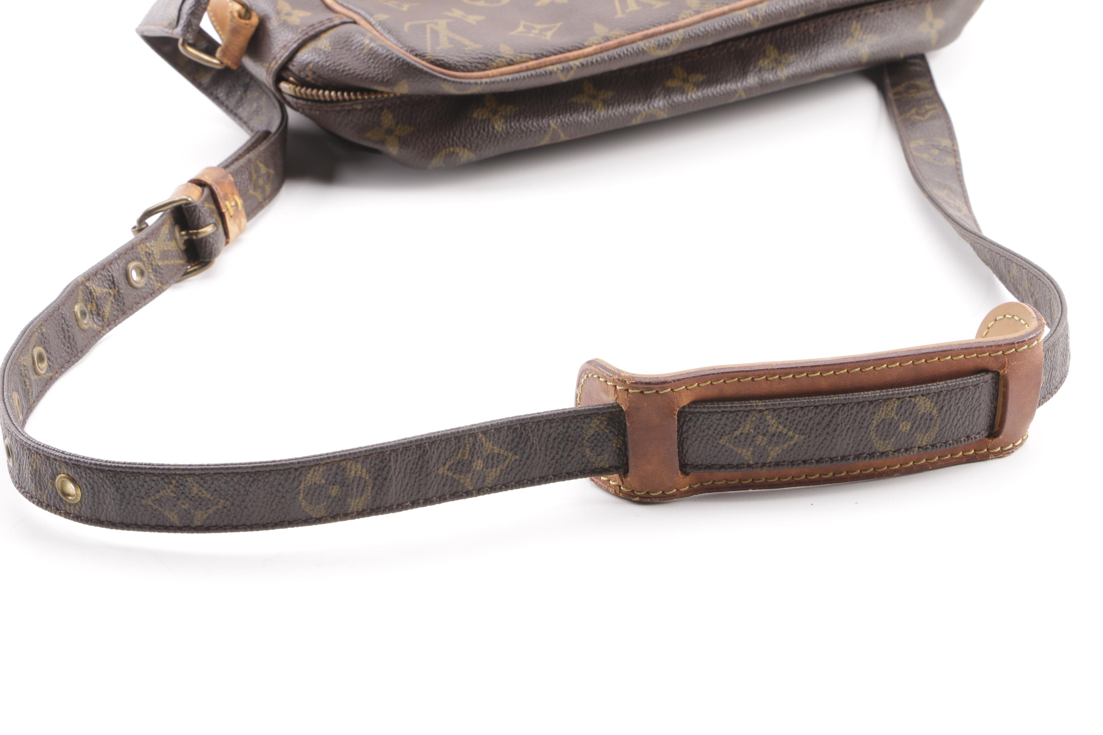 1991 Vintage Louis Vuitton Paris Monogram Canvas Nile Messenger Bag