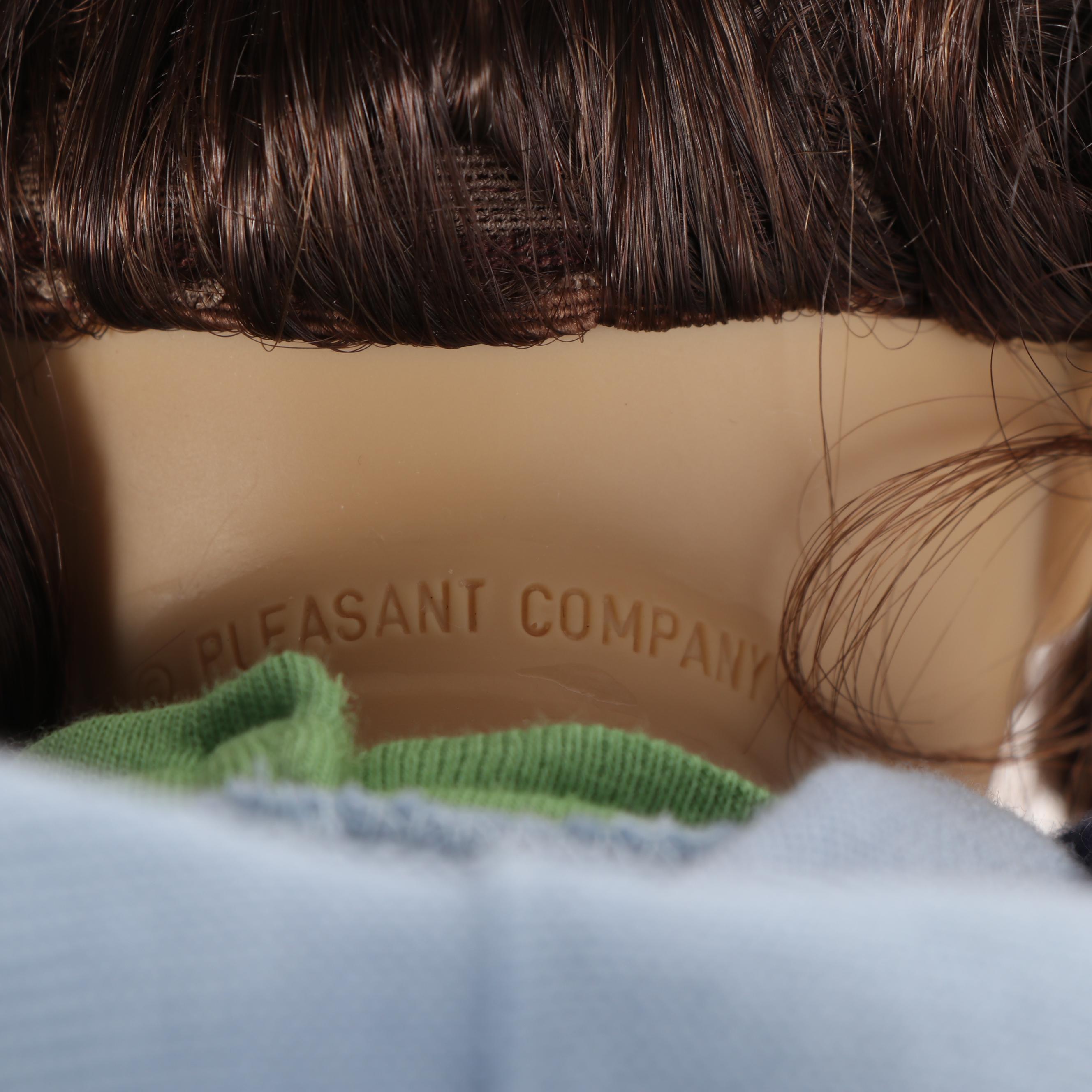 American Girl of the Year "Lindsey" Doll with Clothes and Trunk, 2001-2002