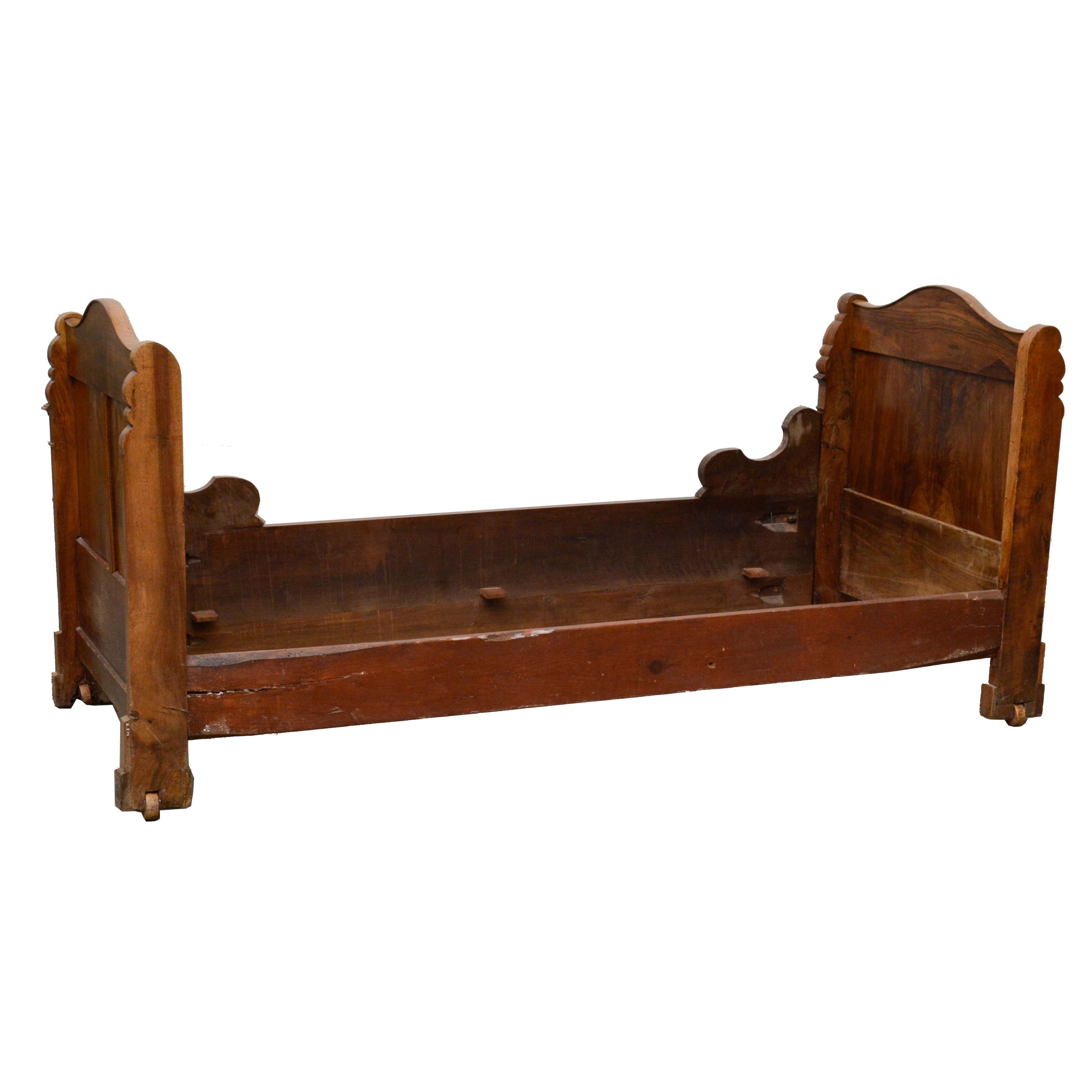 French Provincial Walnut Daybed Frame, Early/Mid 19th Century