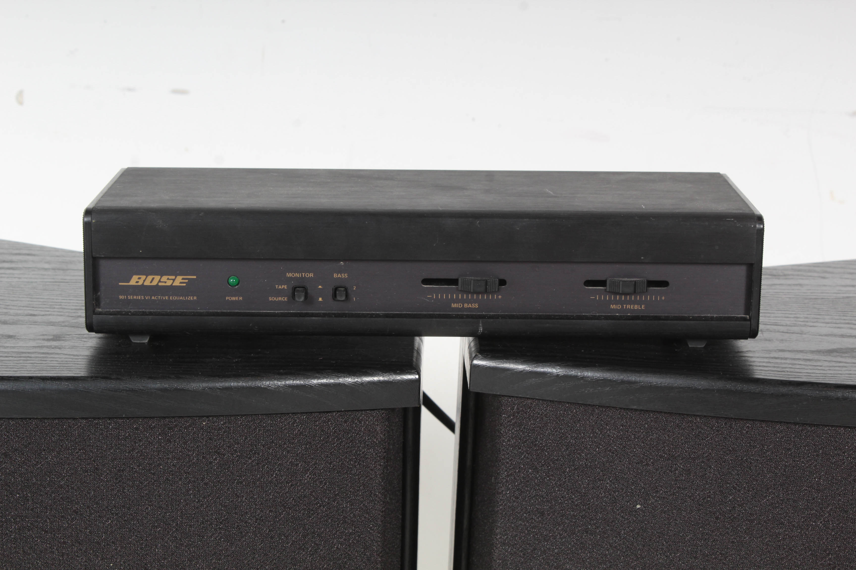 Bose 901 Series VI Speakers and Equalizer