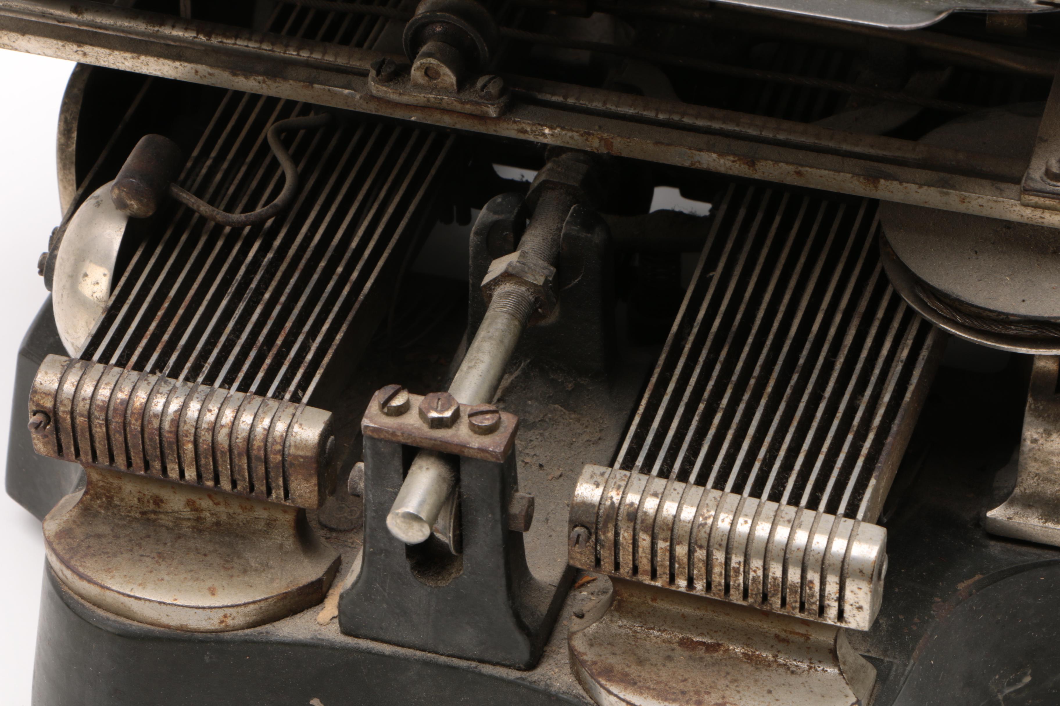 The Oliver No. 3 Standard Visible Typewriter, 1906