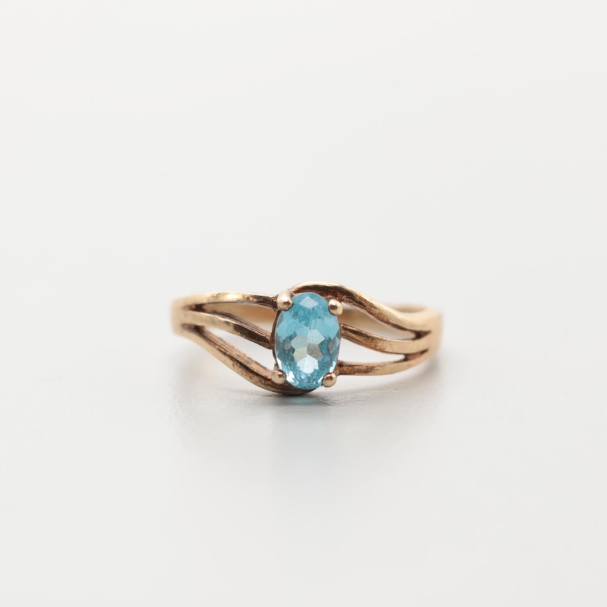 10K Yellow Gold Blue Topaz Ring