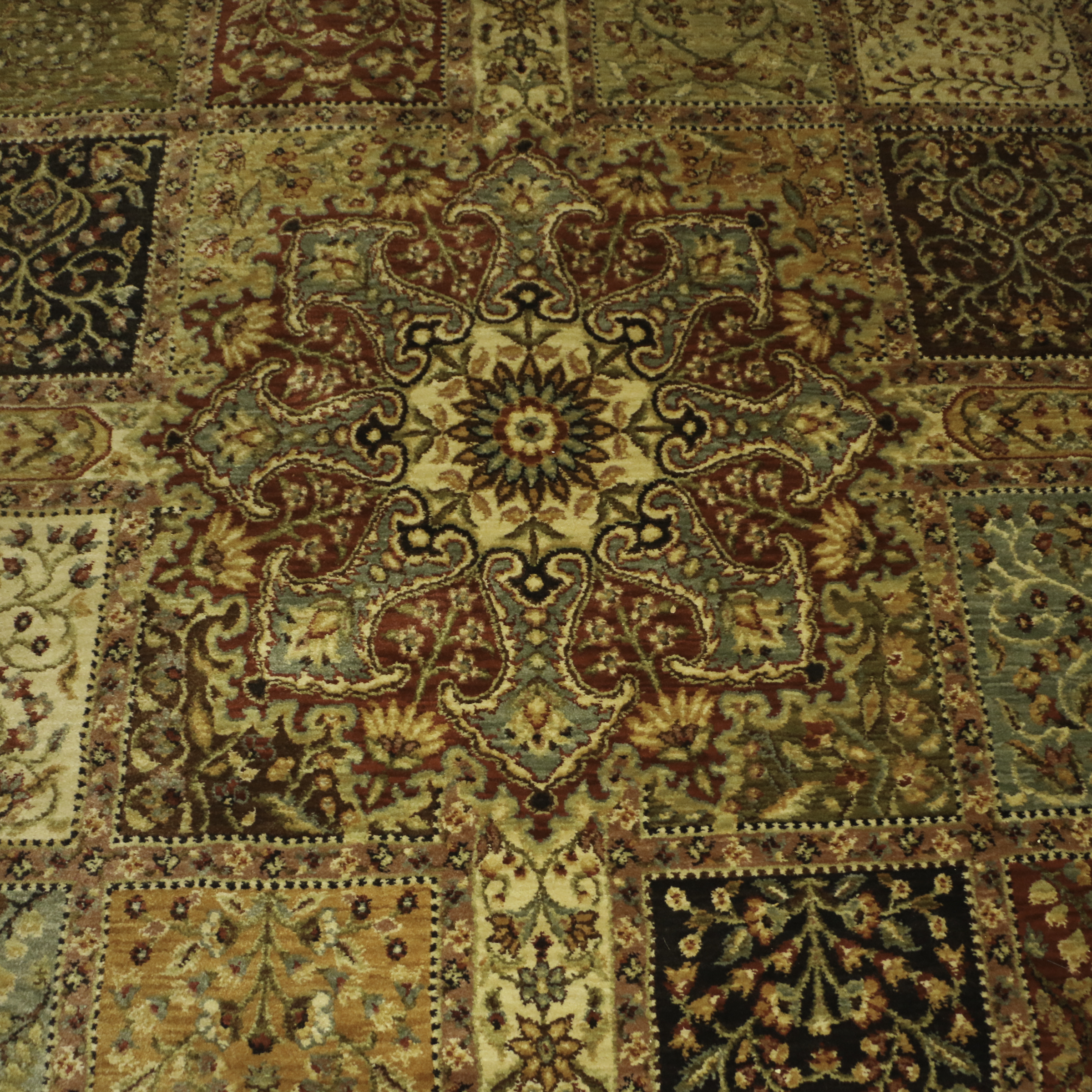 Power-Loomed Kathy Ireland for Shaw Persian Style Rug