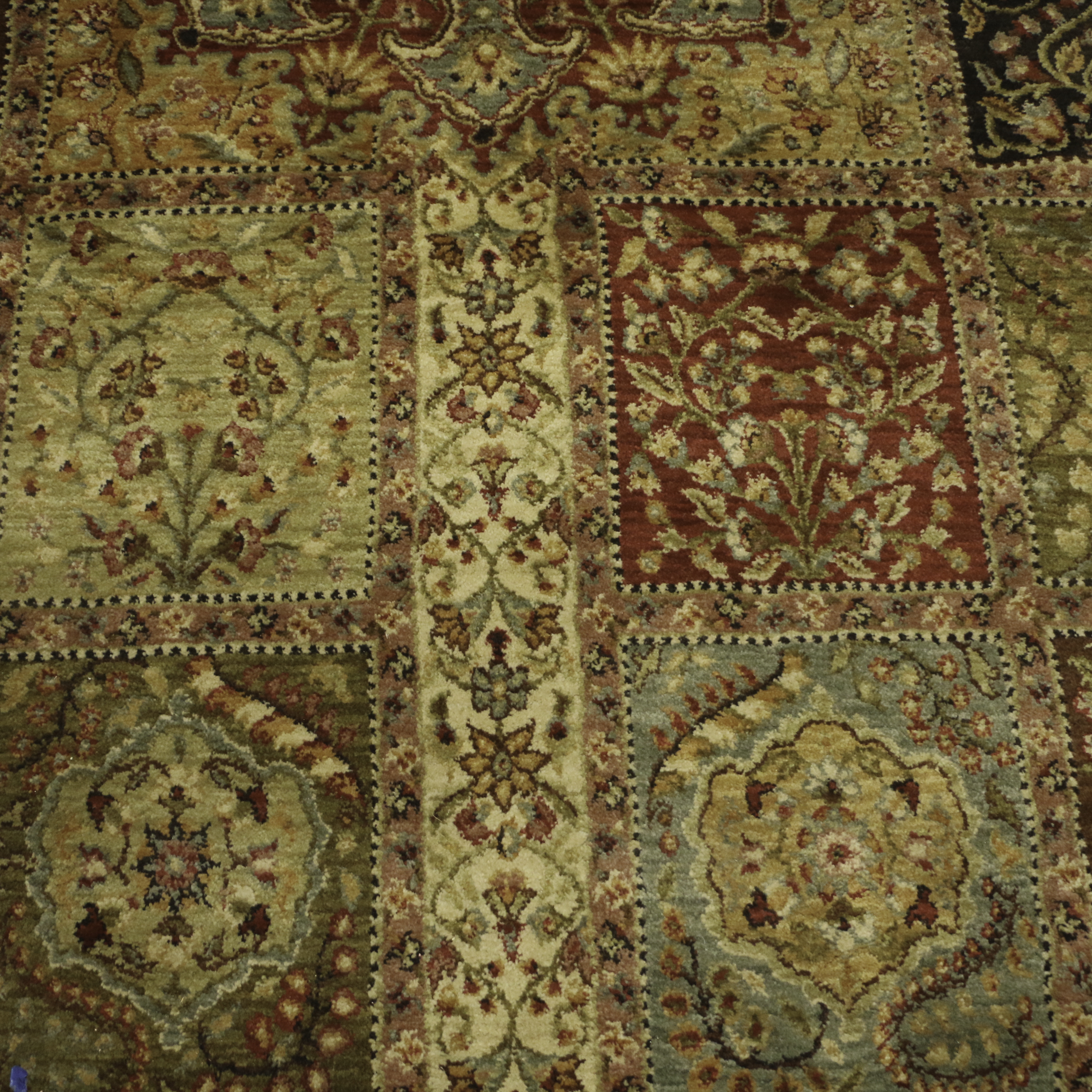 Power-Loomed Kathy Ireland for Shaw Persian Style Rug