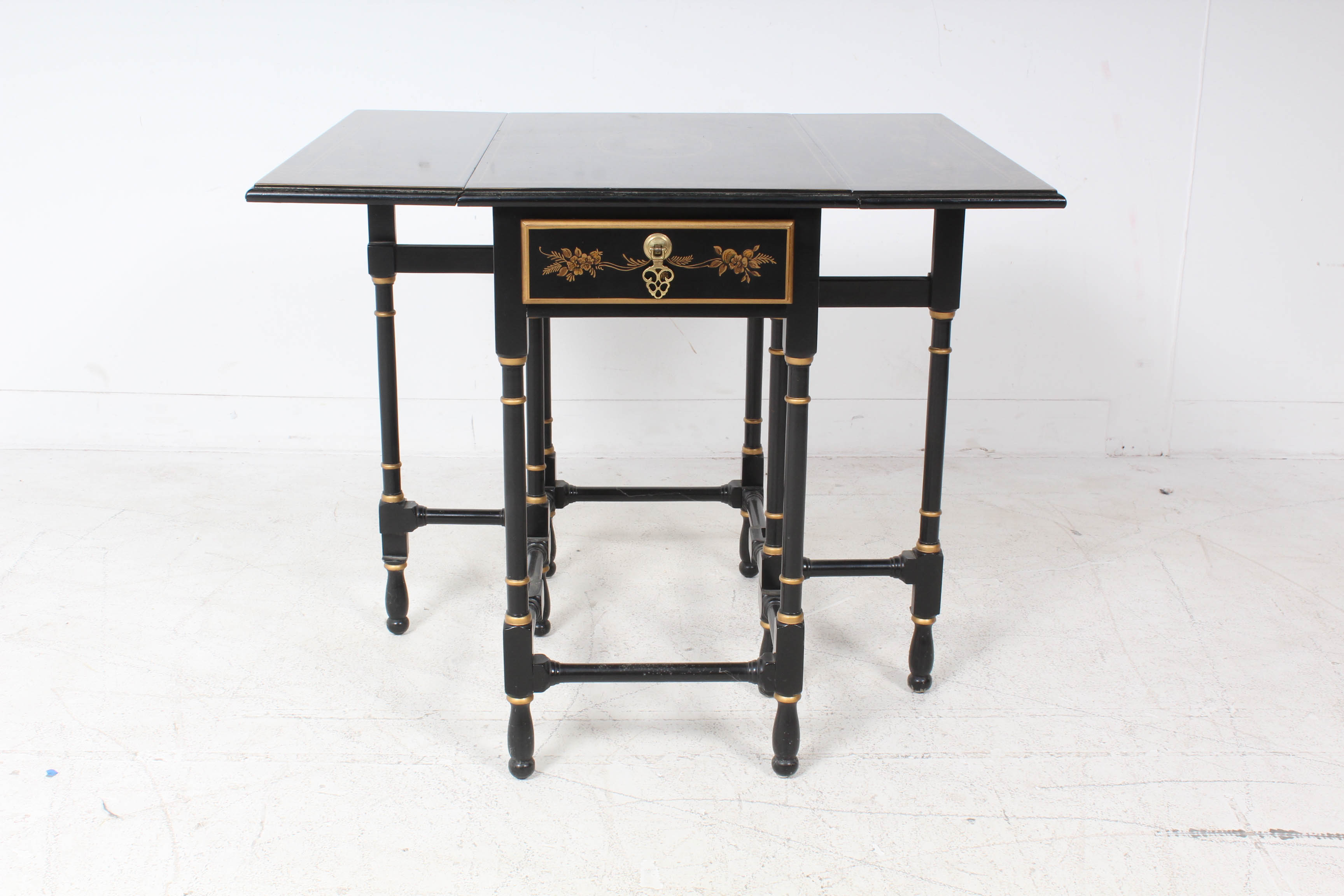 Drexel Heritage Asian Influenced Gate-Leg Accent Table