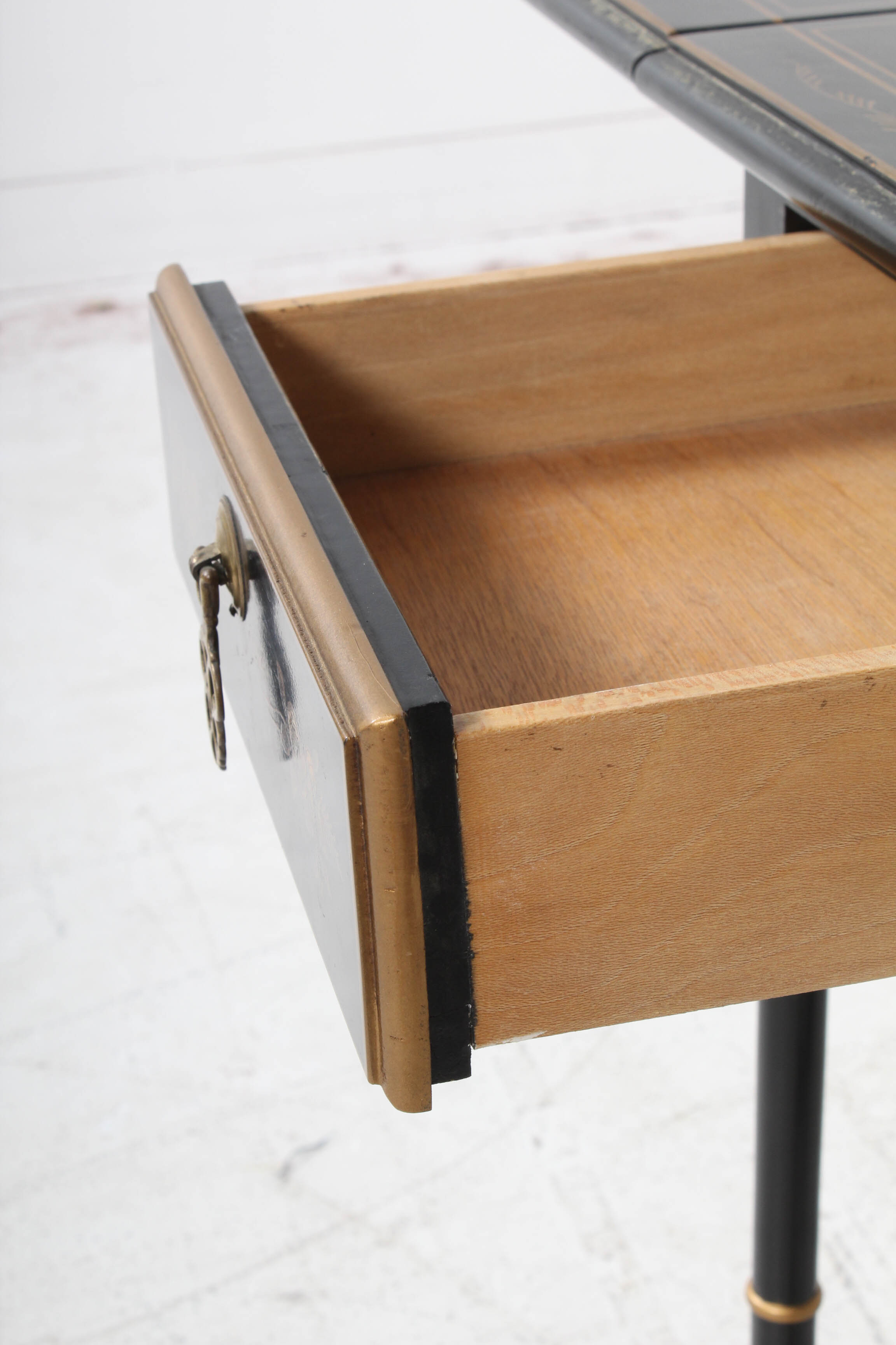 Drexel Heritage Asian Influenced Gate-Leg Accent Table