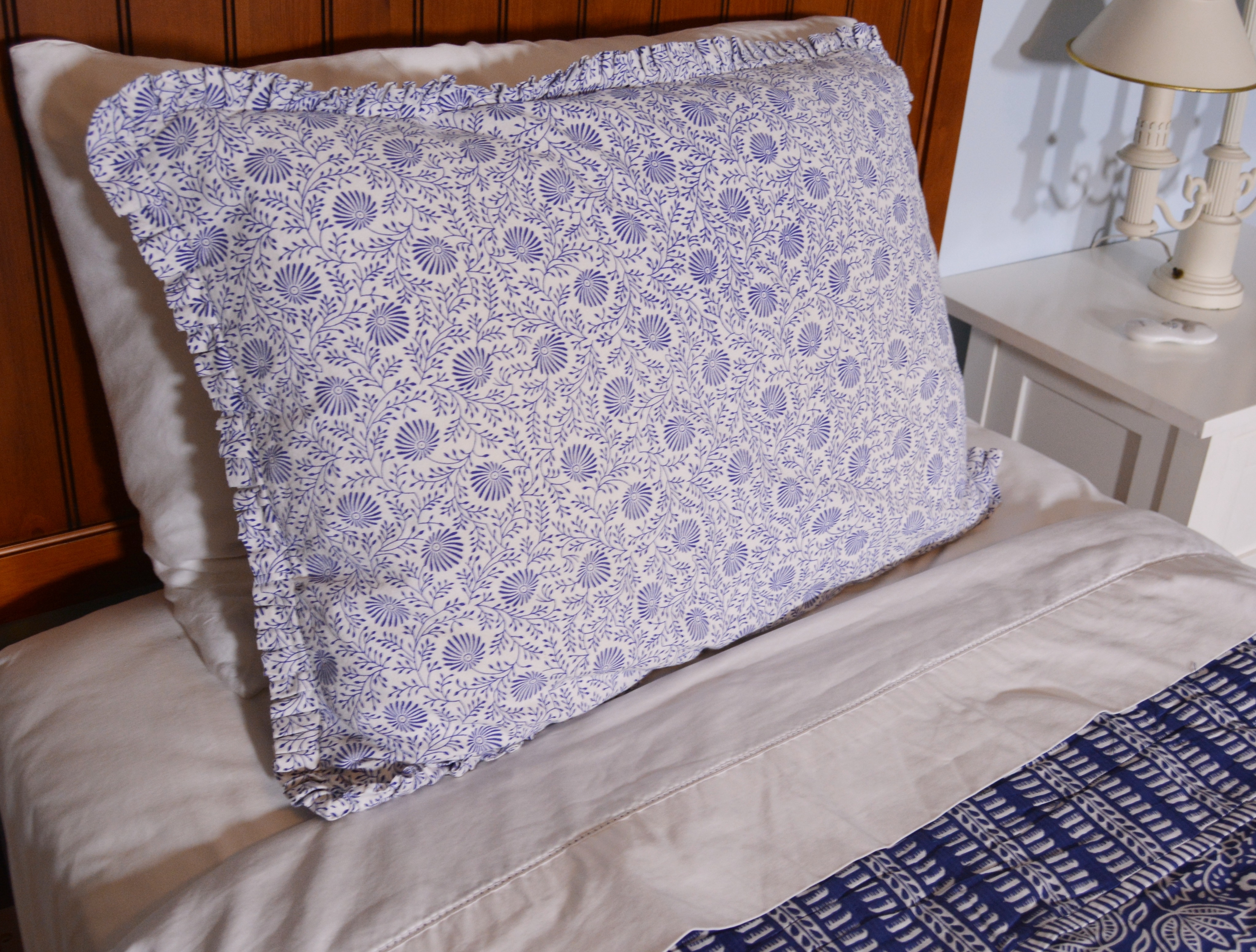 Pottery Barn Pine Beadboard Twin Bed, Pottery Barn Blanket and Ballard Coverlet