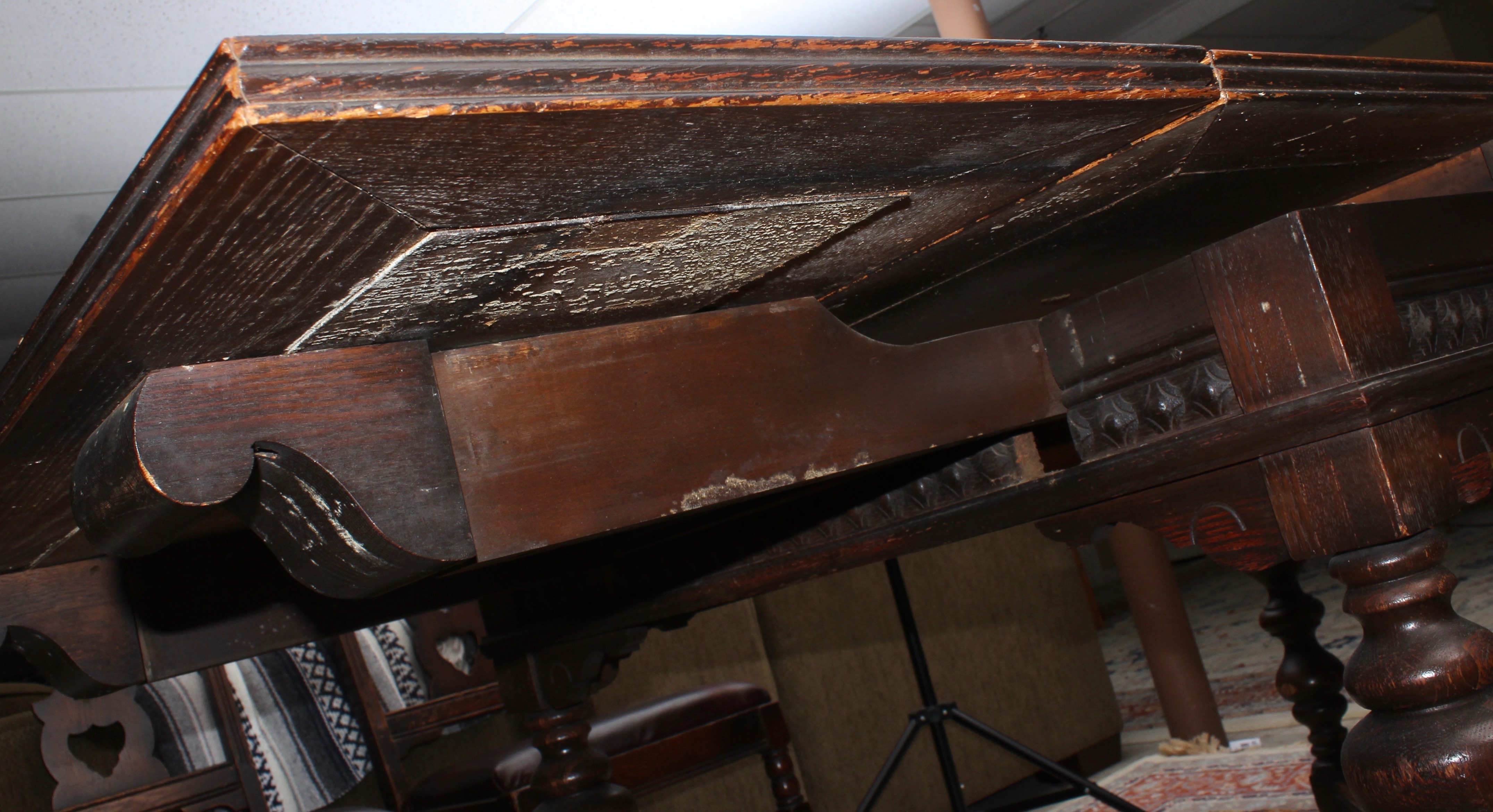 Vintage Mediterranean Style Mahogany Dining Table and Chairs