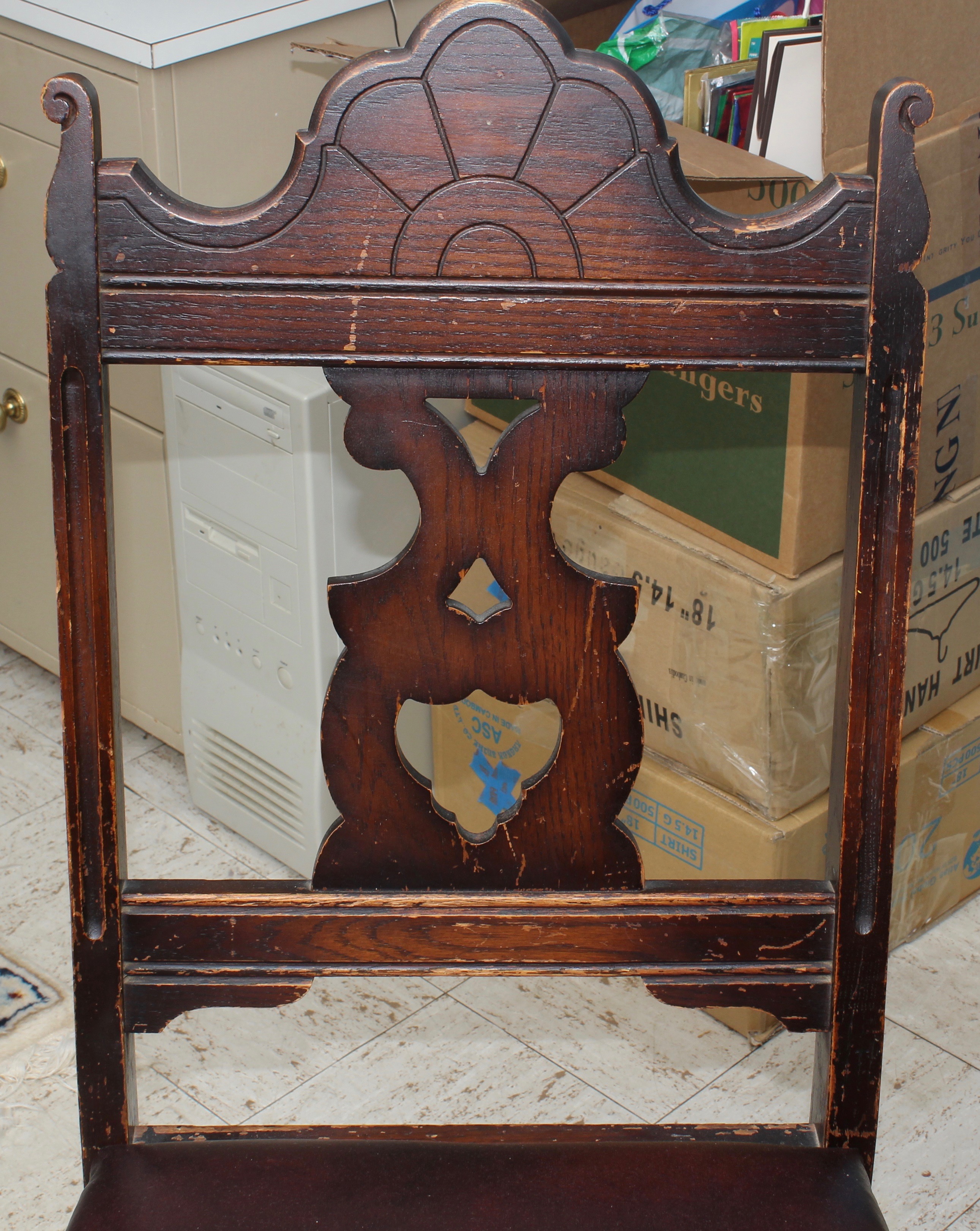 Vintage Mediterranean Style Mahogany Dining Table and Chairs
