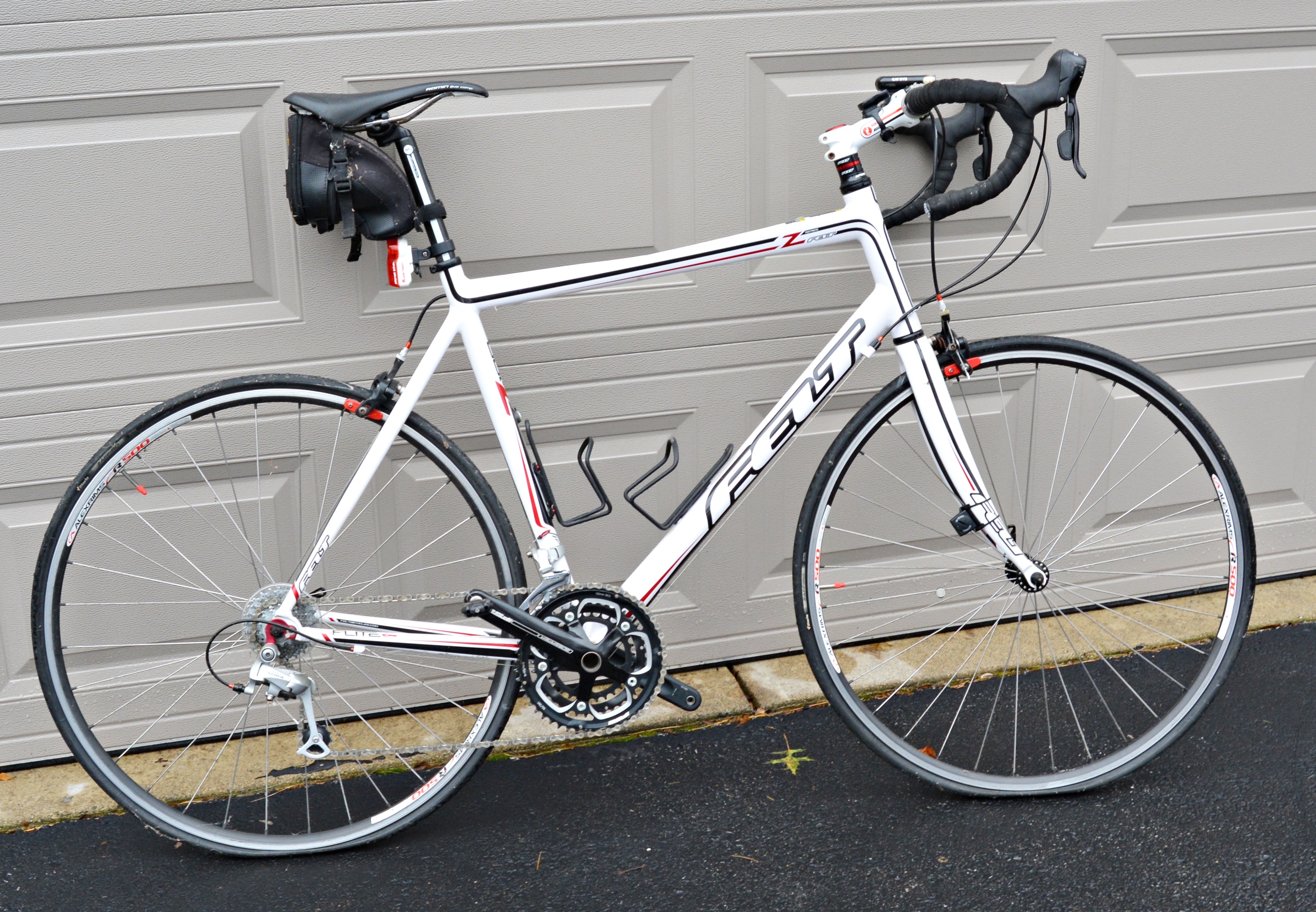 Felt Z100 White Aluminum Frame Road Bicycle