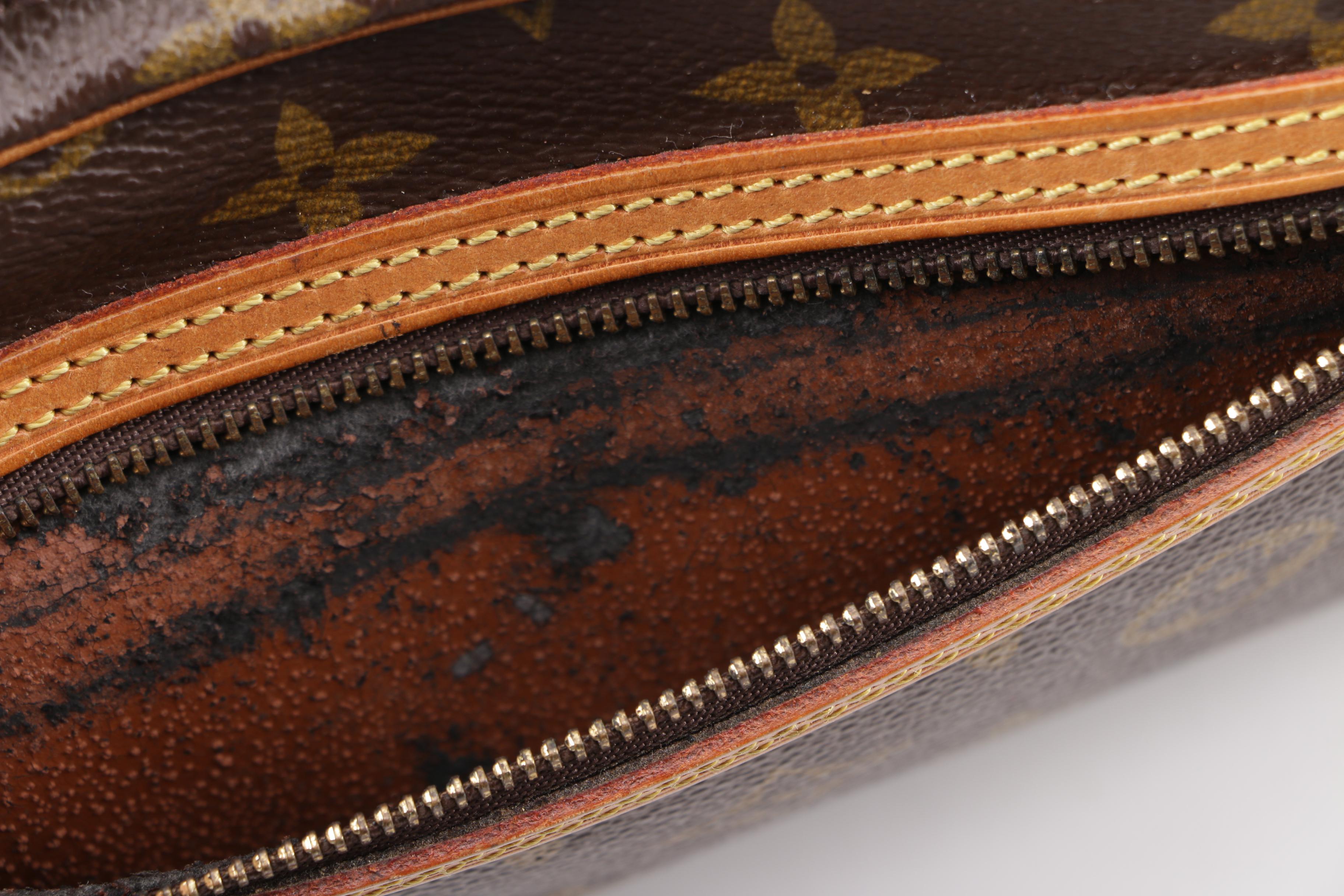 1991 Vintage Louis Vuitton Paris Marly Dragonne Monogram Canvas Wristlet