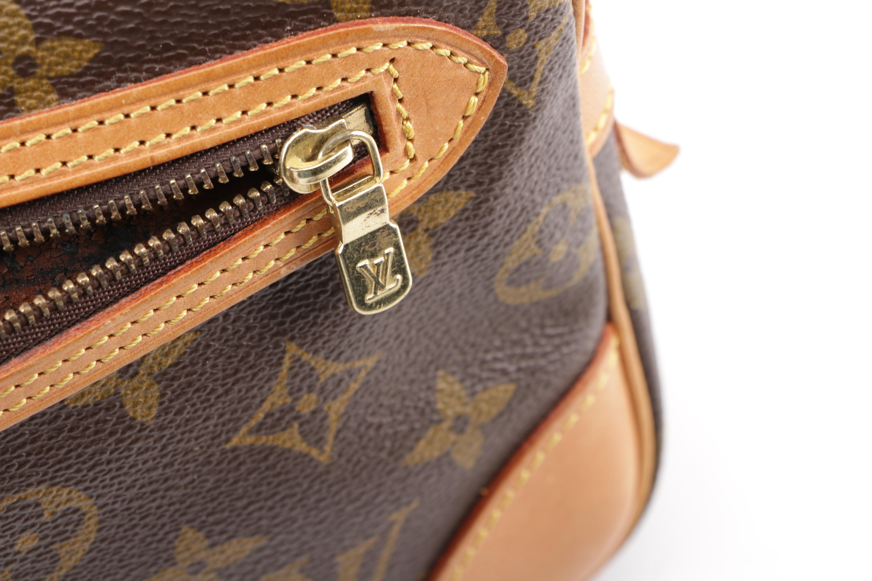 1991 Vintage Louis Vuitton Paris Marly Dragonne Monogram Canvas Wristlet