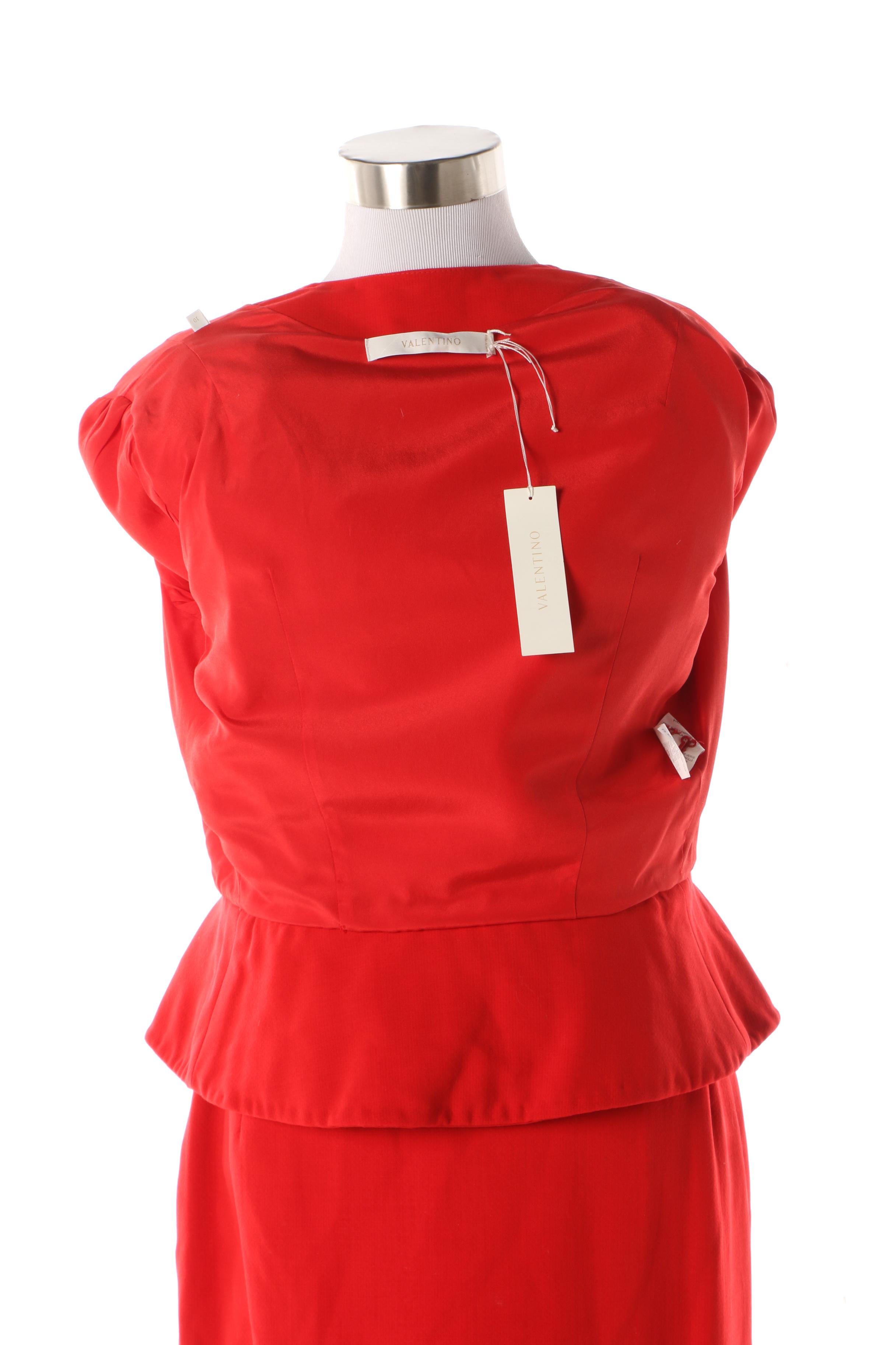 Women's Circa 2000 Valentino Red Plunging V-Cut Wool Skirt Suit