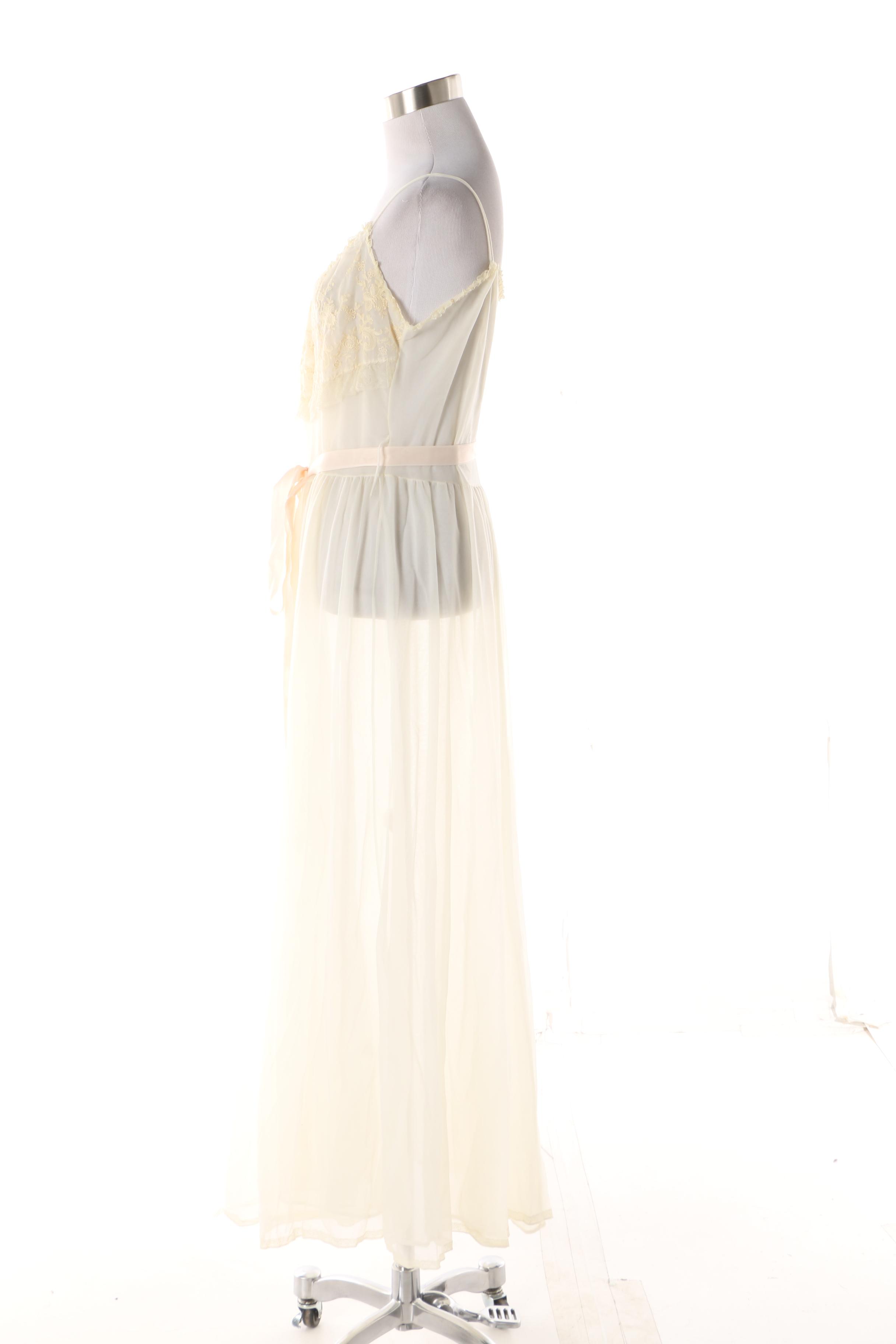 Women's 1950s Kickernick Restware Sheer Ivory Peignoir with Floral Embroidery