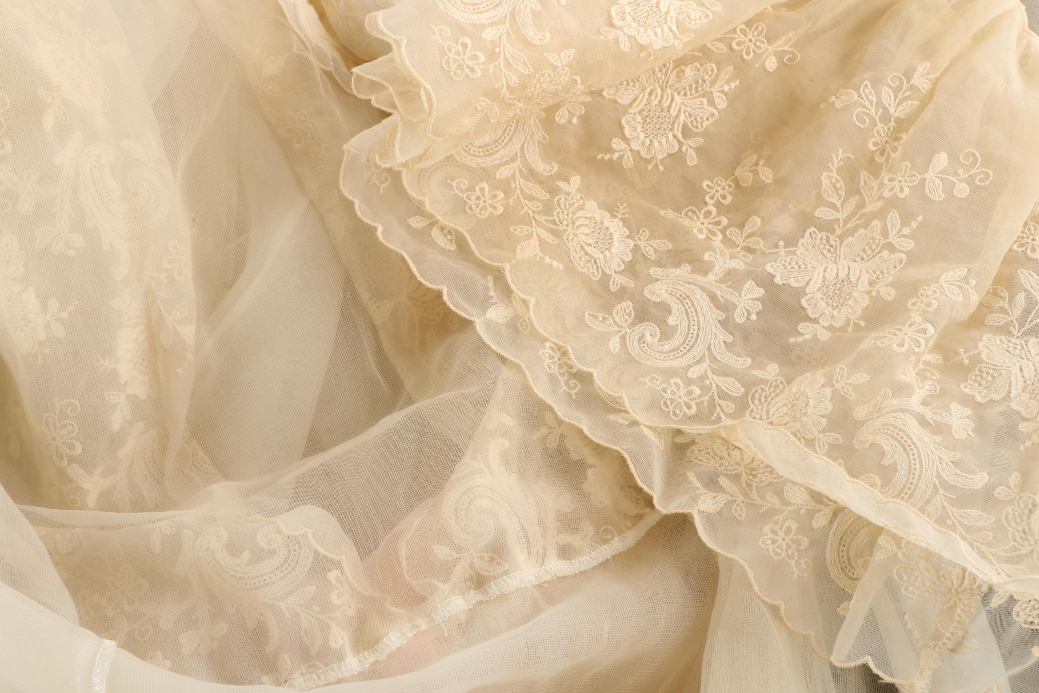 Women's 1950s Kickernick Restware Sheer Ivory Peignoir with Floral Embroidery