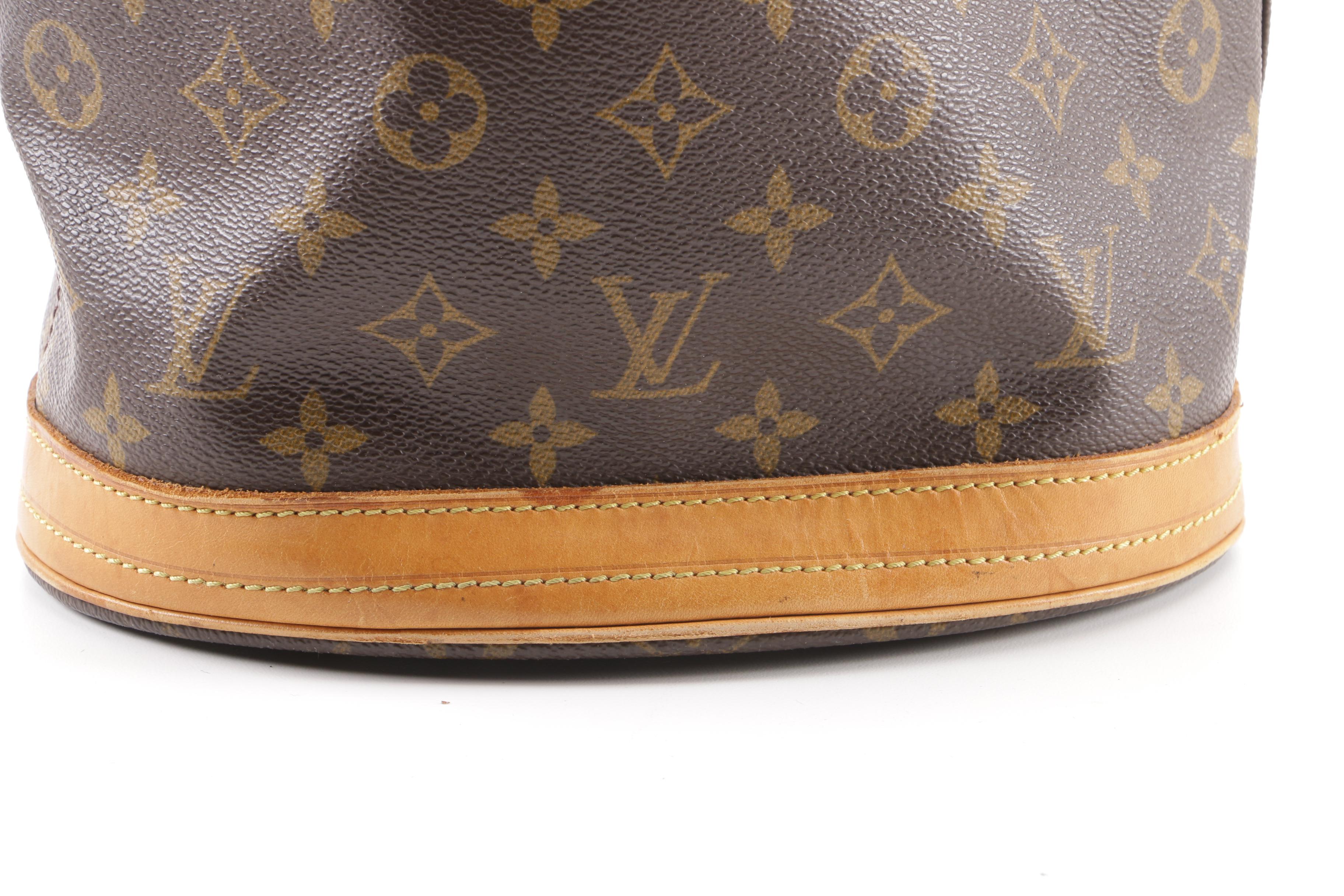 1998 Vintage Louis Vuitton Paris Monogram Canvas Petite Bucket Bag
