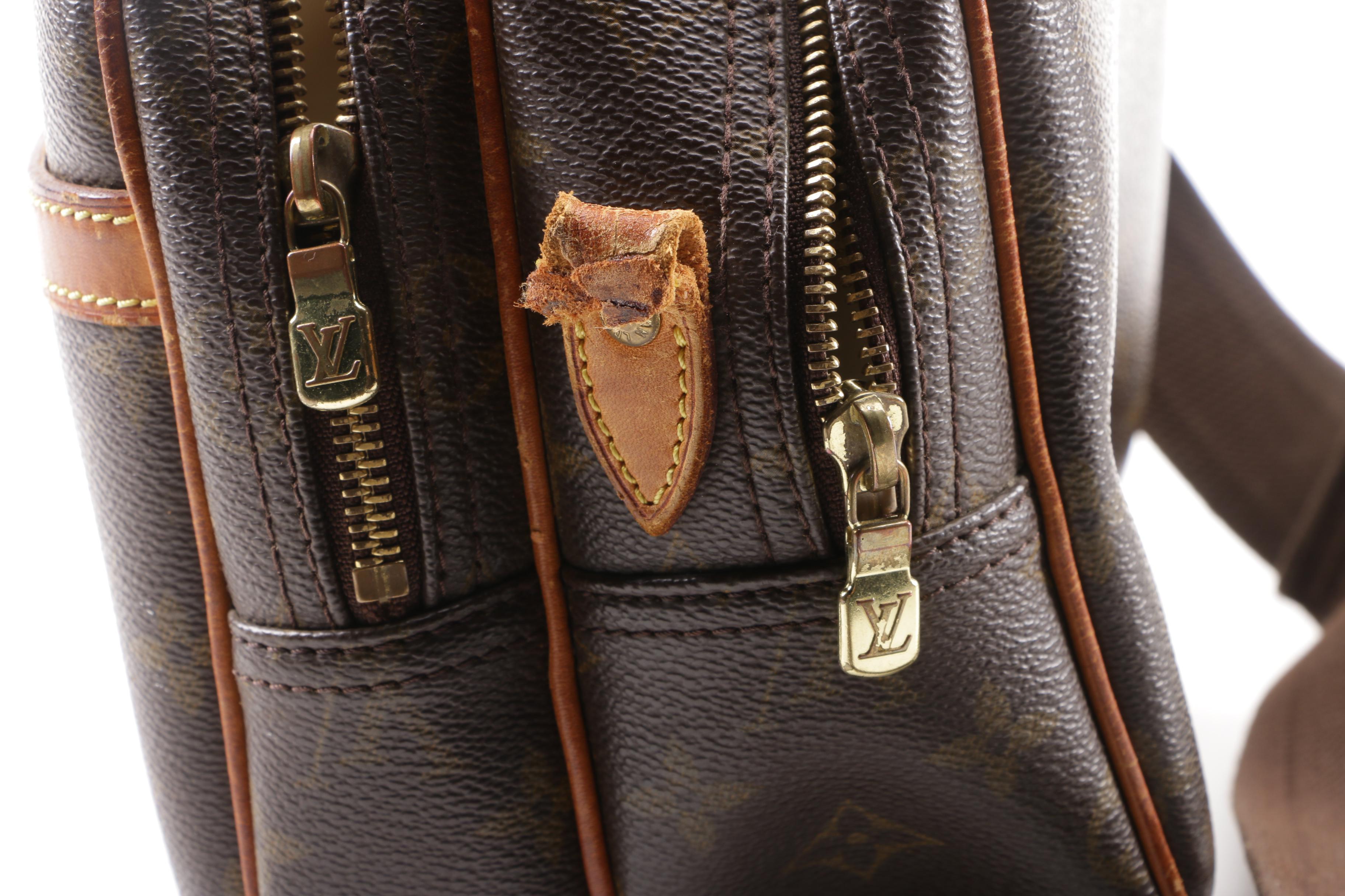 2002 Louis Vuitton Paris Monogram Canvas Reporter PM Bag