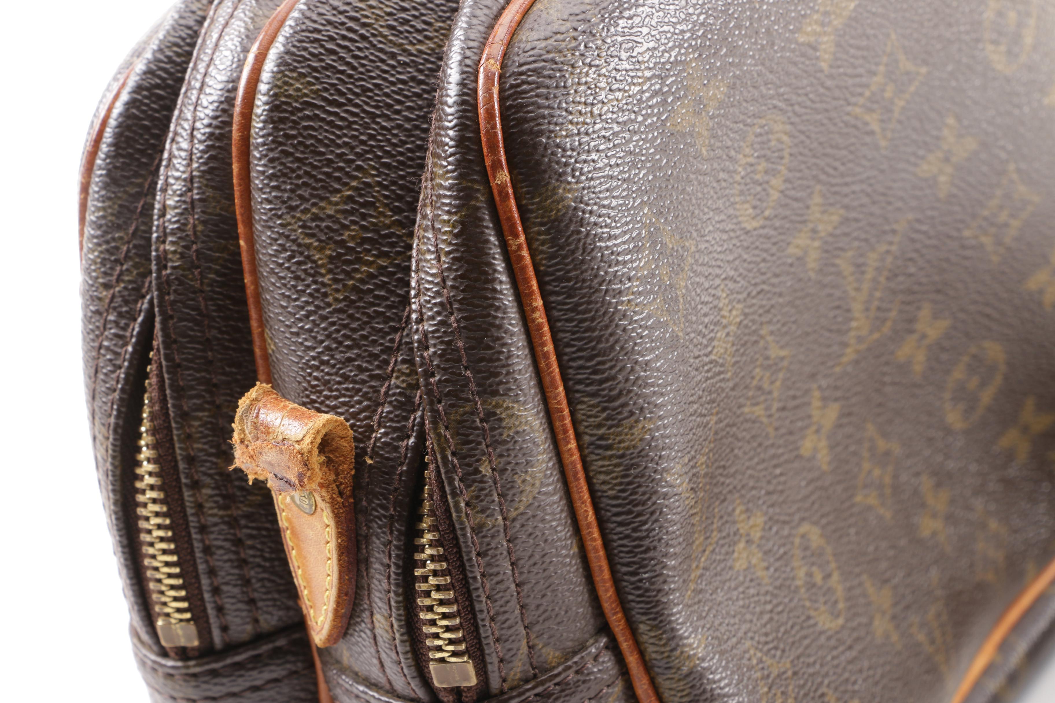 2002 Louis Vuitton Paris Monogram Canvas Reporter PM Bag