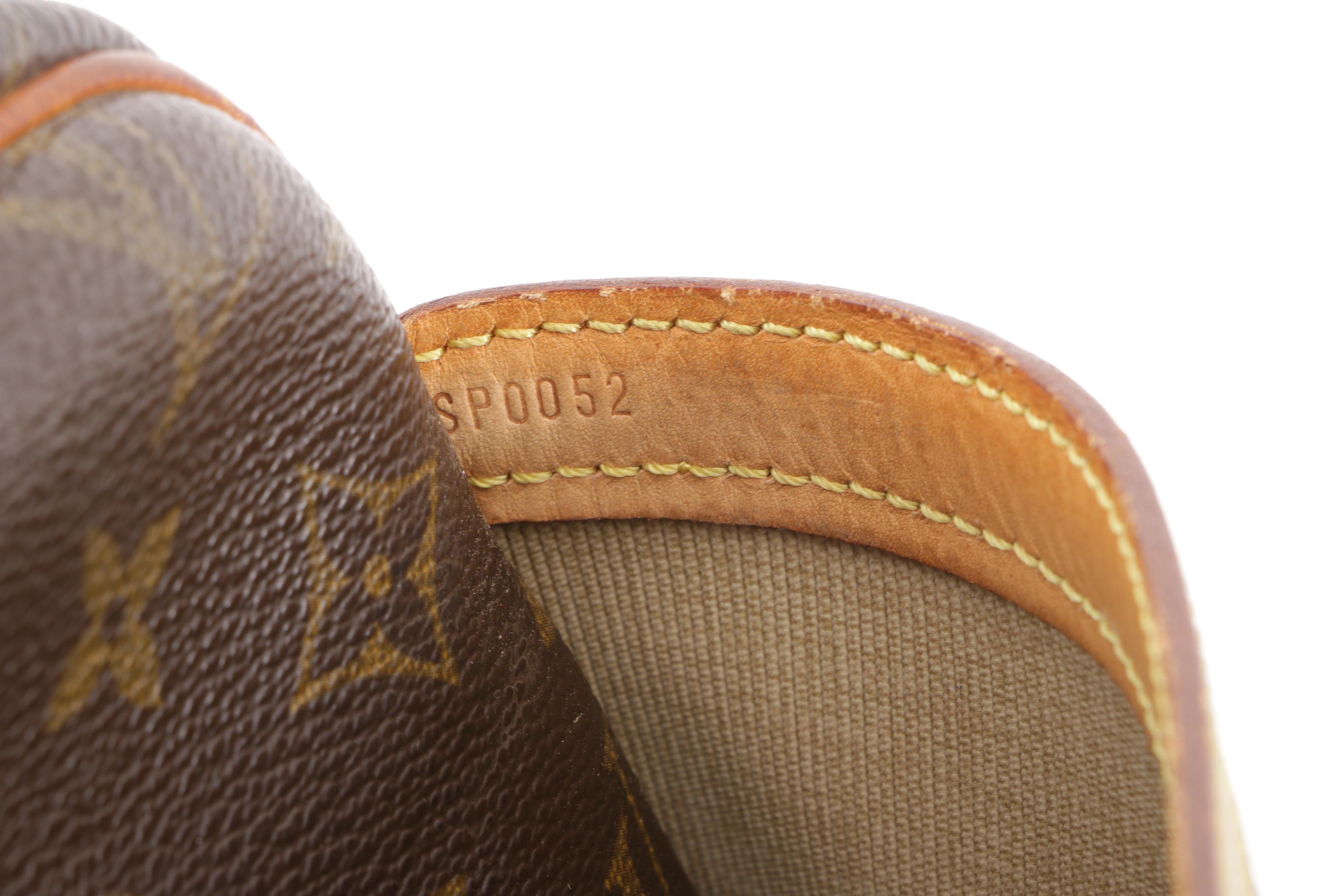 2002 Louis Vuitton Paris Monogram Canvas Reporter PM Bag