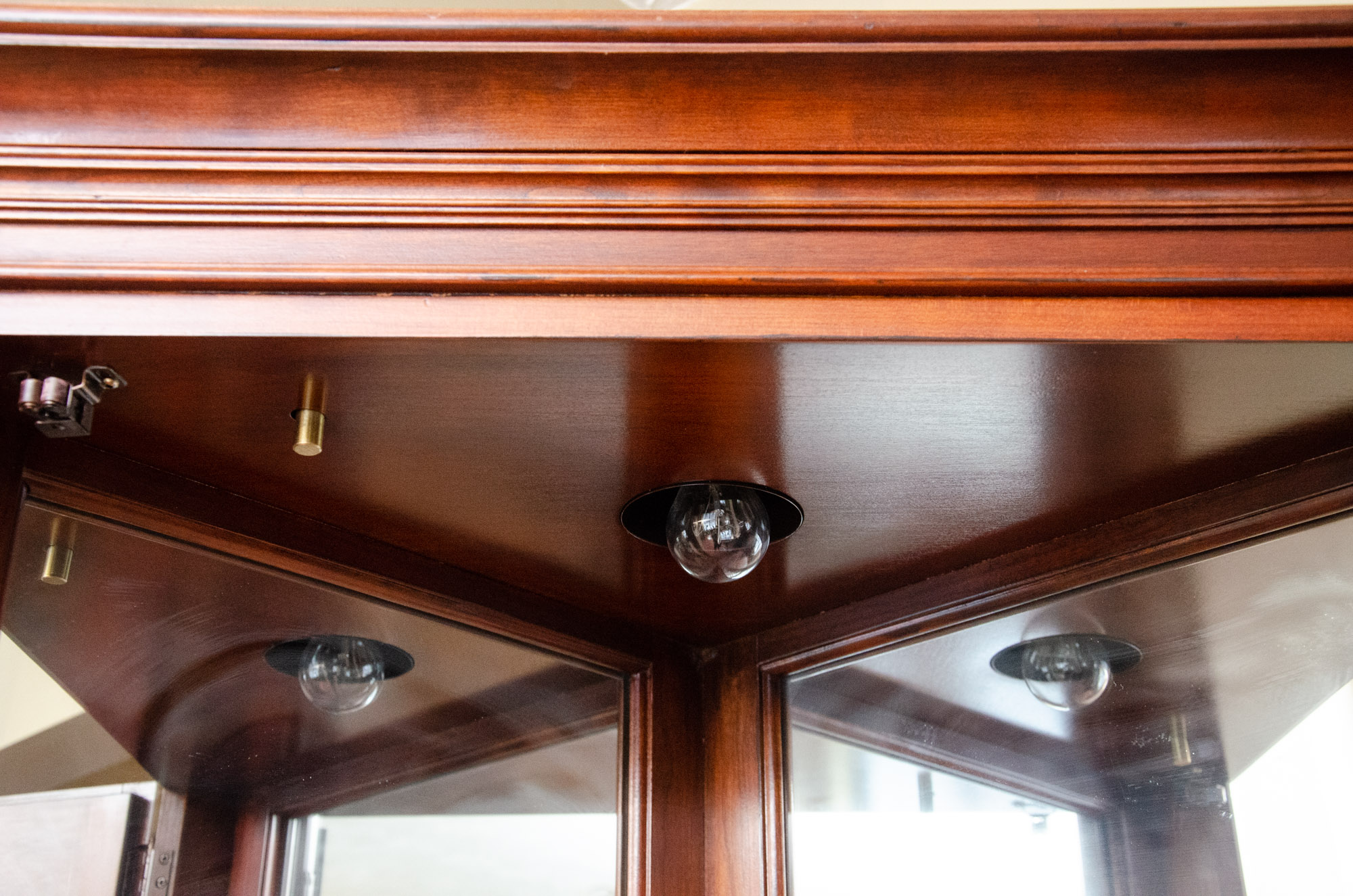 Ethan Allen Illuminated Corner Curio Cabinet